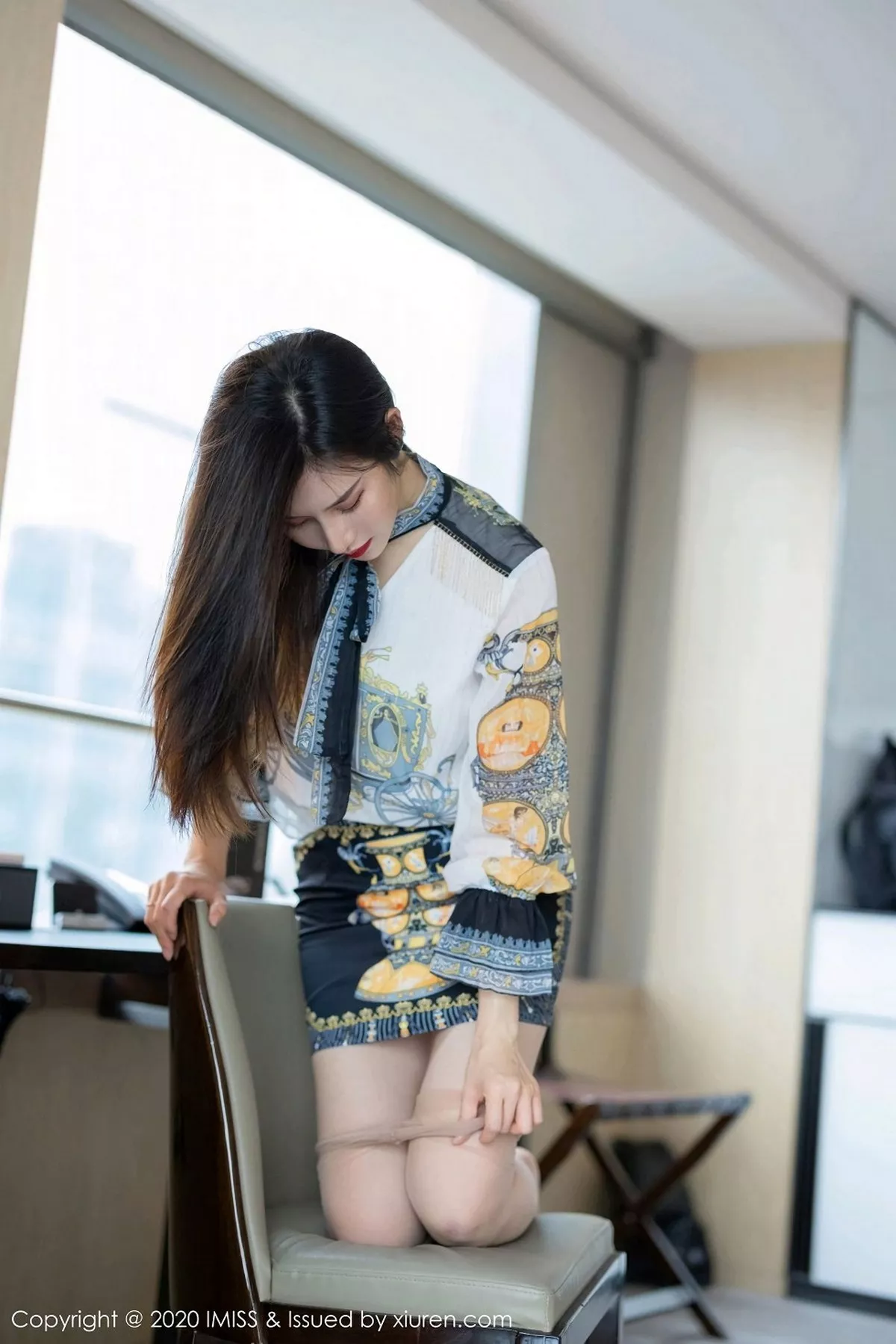 秀人集.com_[IMISS爱蜜社]Vol.525_气质美女Vanessa私房床上性感内衣秀完美身材迷人诱惑写真56P