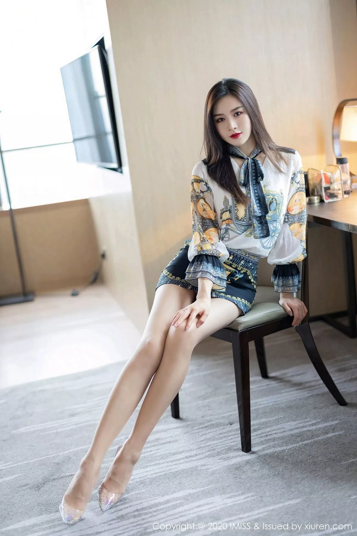 秀人集.com_[IMISS爱蜜社]Vol.525_气质美女Vanessa私房床上性感内衣秀完美身材迷人诱惑写真56P