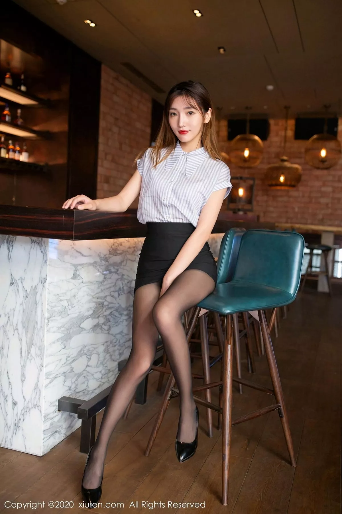 秀人集.com_[XiuRen秀人网]No.2810_嫩模陆萱萱职场秘书制服主题黑短裙配无内黑丝裤袜极致魅惑写真55P