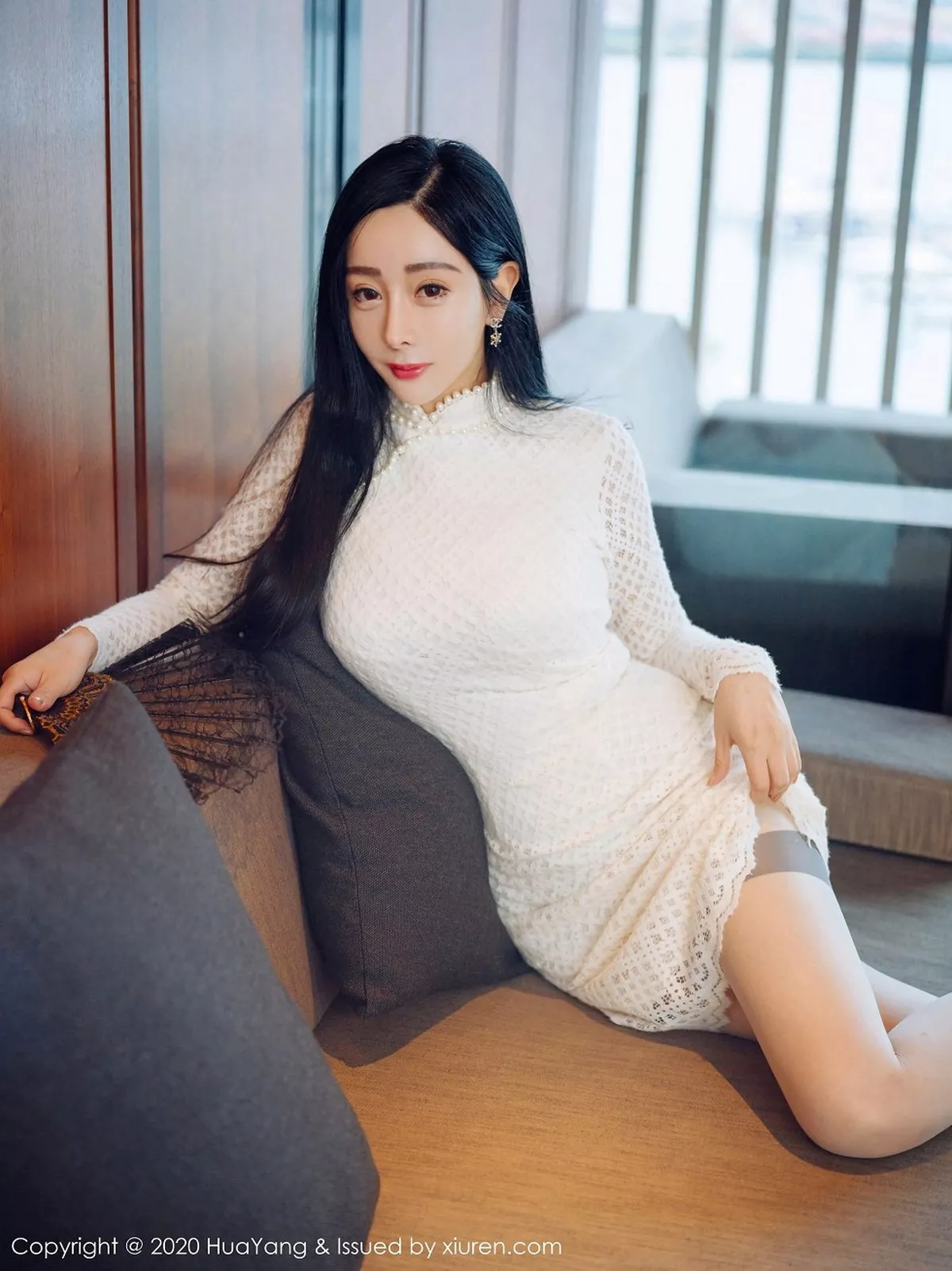 秀人集.com_[HuaYang花漾]Vol.342_嫩模允爾厦门旅拍典雅蕾丝长裙配肉丝裤袜半脱撩人诱惑写真42P