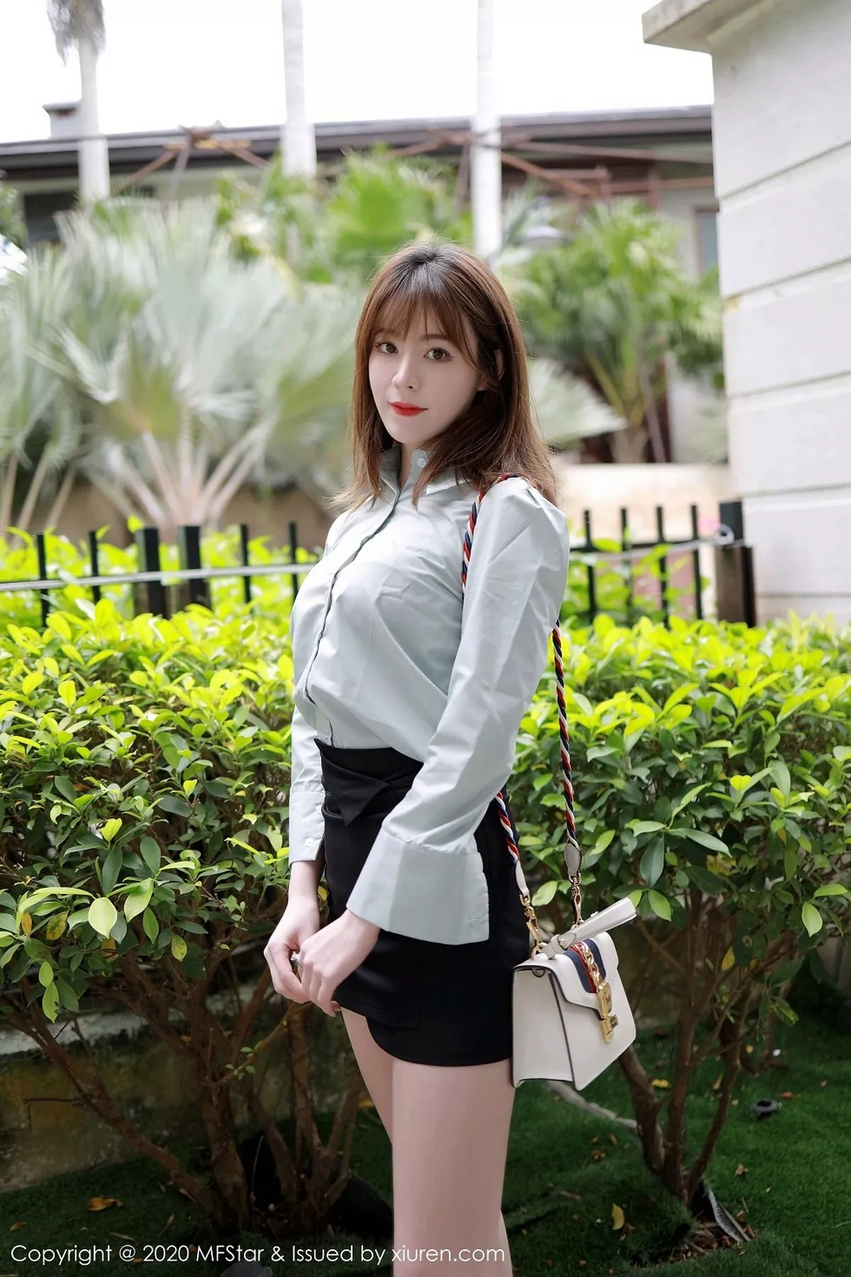 秀人集.com_[MFStar模范学院]Vol.429_嫩模yoo优优三亚旅拍都市职场OL主题黑短裙秀美腿性感写真57P