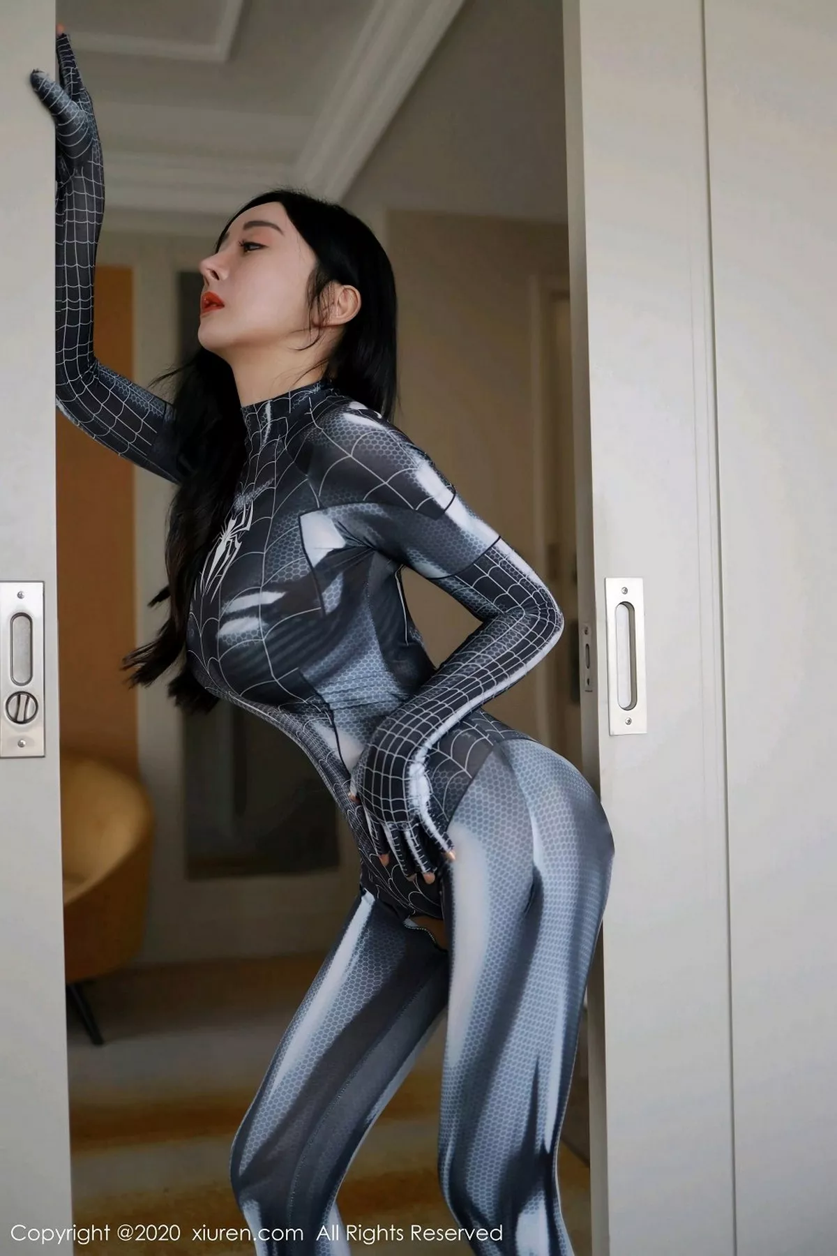 秀人集.com_[XiuRen秀人网]No.2951_嫩模允爾蜘蛛侠服饰主题私房半脱露豪乳开档紧身服撩人诱惑写真51P