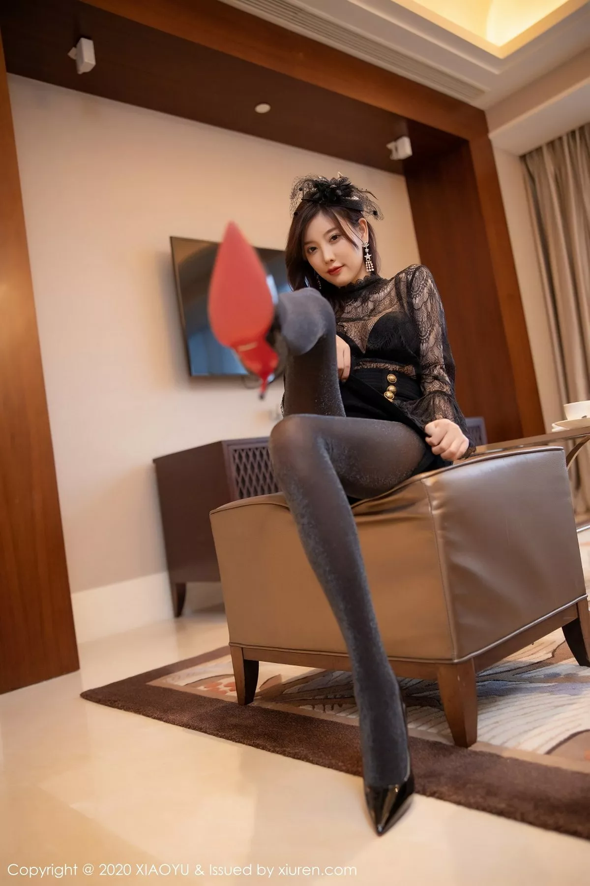 秀人集.com_[XiaoYu画语界]Vol.442_女神杨晨晨sugar成都旅拍黑色情趣内衣配黑丝裤袜诱惑写真75P