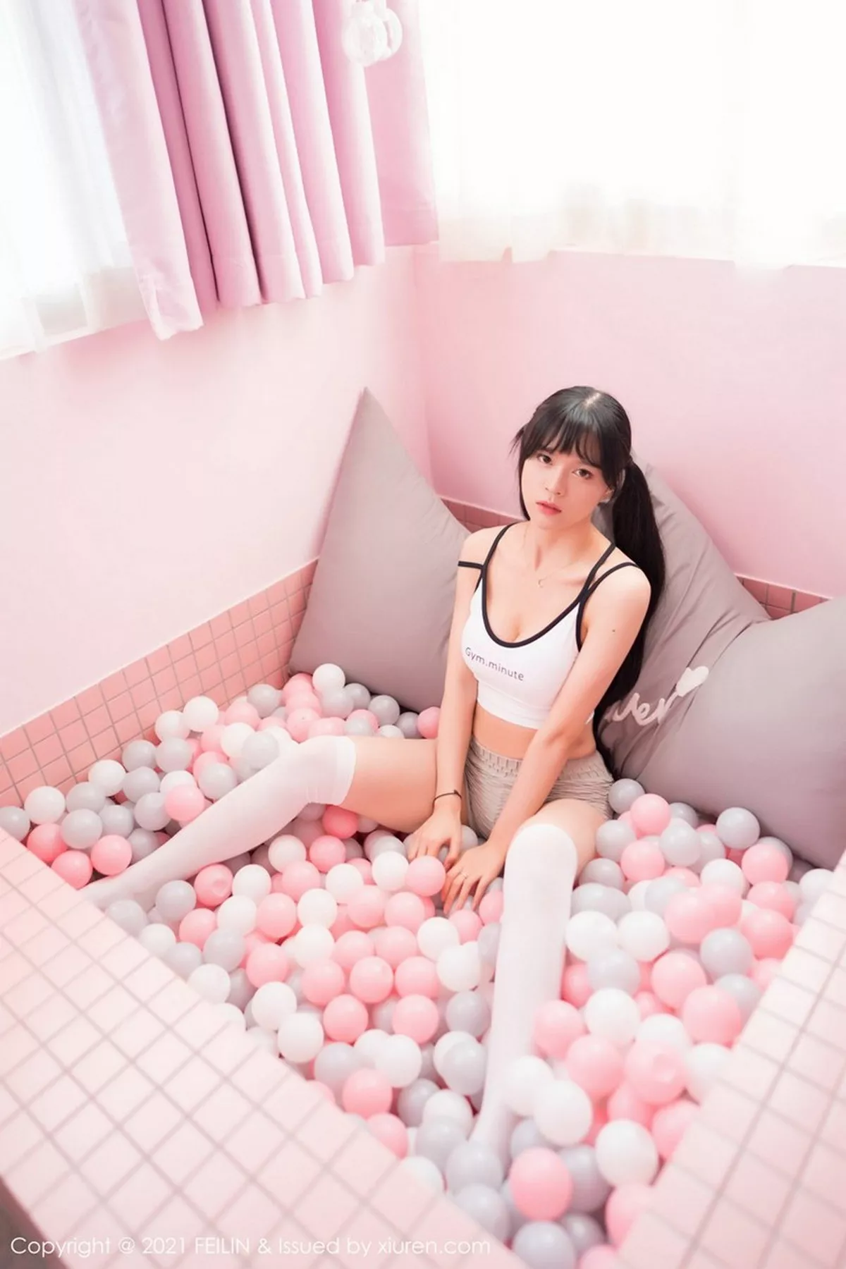 秀人集.com_[FeiLin嗲囡囡]VOL.364_嫩模桃香子私房波波池白色抹胸内衣半撩露豪乳诱惑写真40P