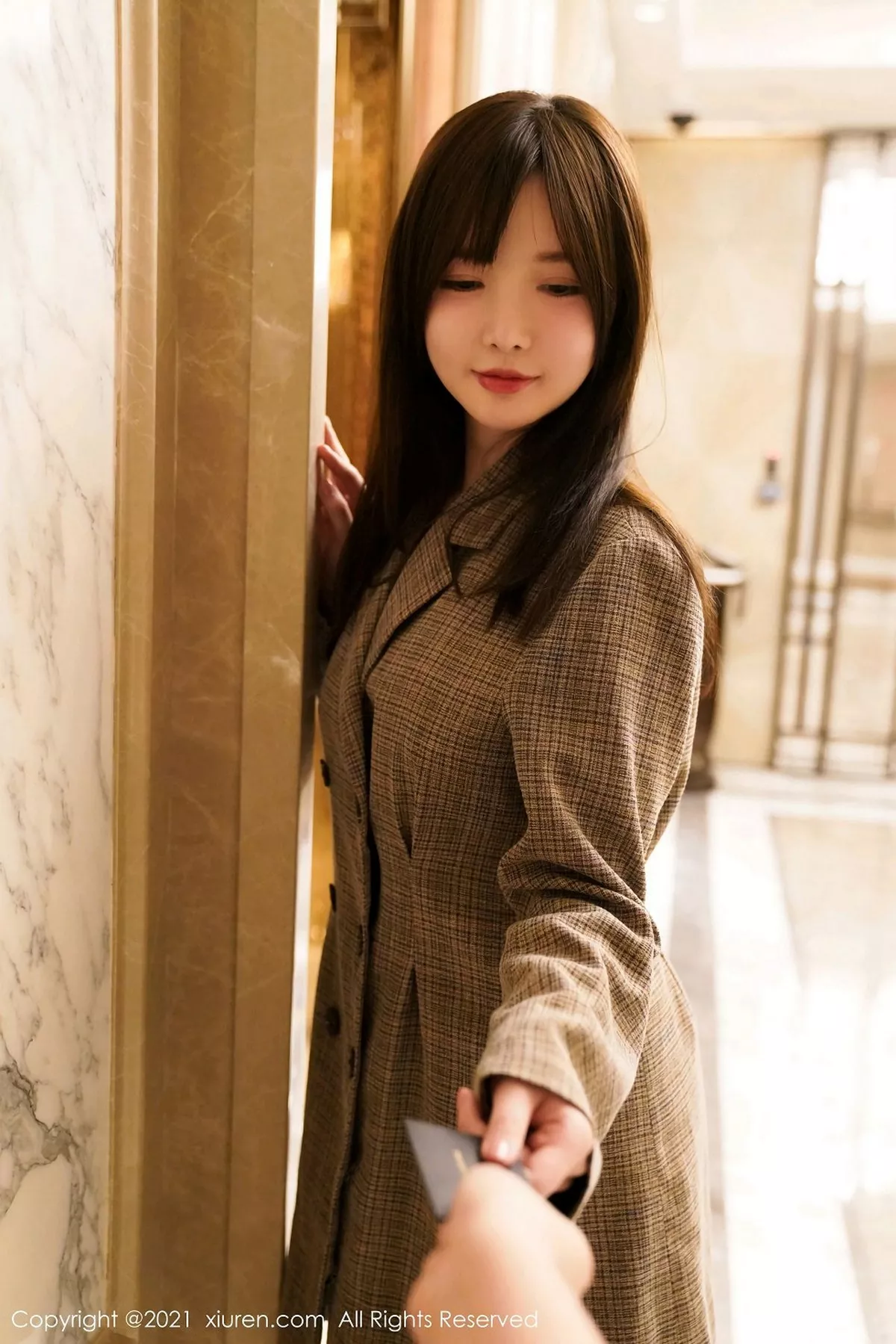 秀人集.com_[XiuRen秀人网]No.2977_女神糯美子Mini澳门旅拍尾随剧情主题黑色情趣内衣秀巨乳诱惑写真62P