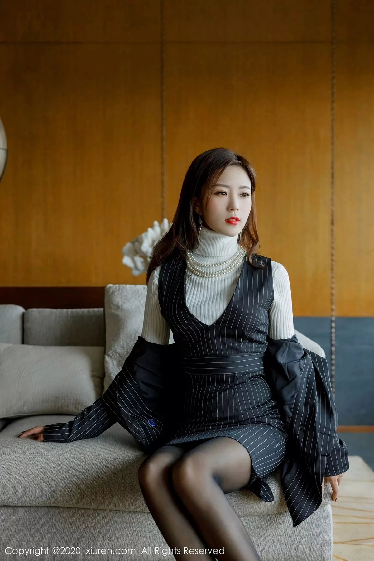 秀人集.com_[XiuRen秀人网]No.2910_嫩模杨紫嫣Cynthia职场女老板主题半脱露开档黑丝裤袜诱惑写真66P