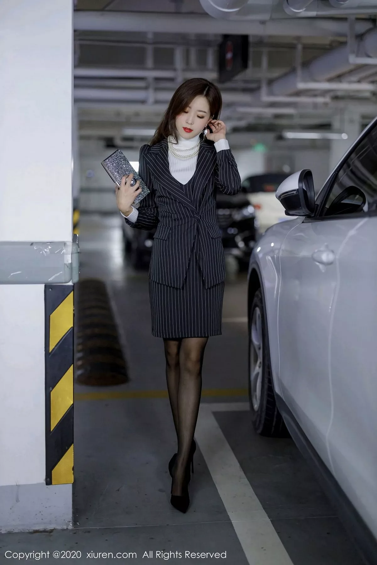 秀人集.com_[XiuRen秀人网]No.2910_嫩模杨紫嫣Cynthia职场女老板主题半脱露开档黑丝裤袜诱惑写真66P