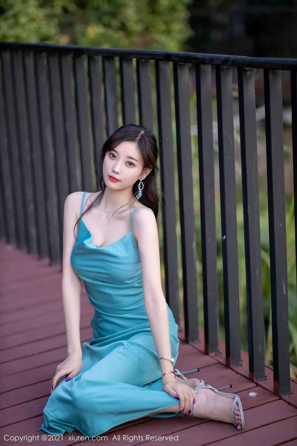 秀人集.com_[XiuRen秀人网]No.2997_女神杨晨晨sugar私房典雅吊裙配蕾丝腿袜半撩秀翘臀诱惑写真67P