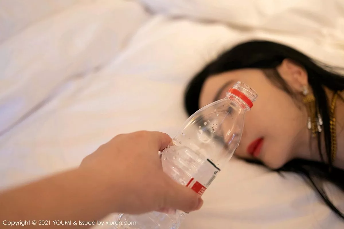 秀人集.com_[YouMi尤蜜荟]Vol.587_嫩模允爾厦门旅拍剧情主题床上镂空内衣秀火辣身材诱惑写真114P