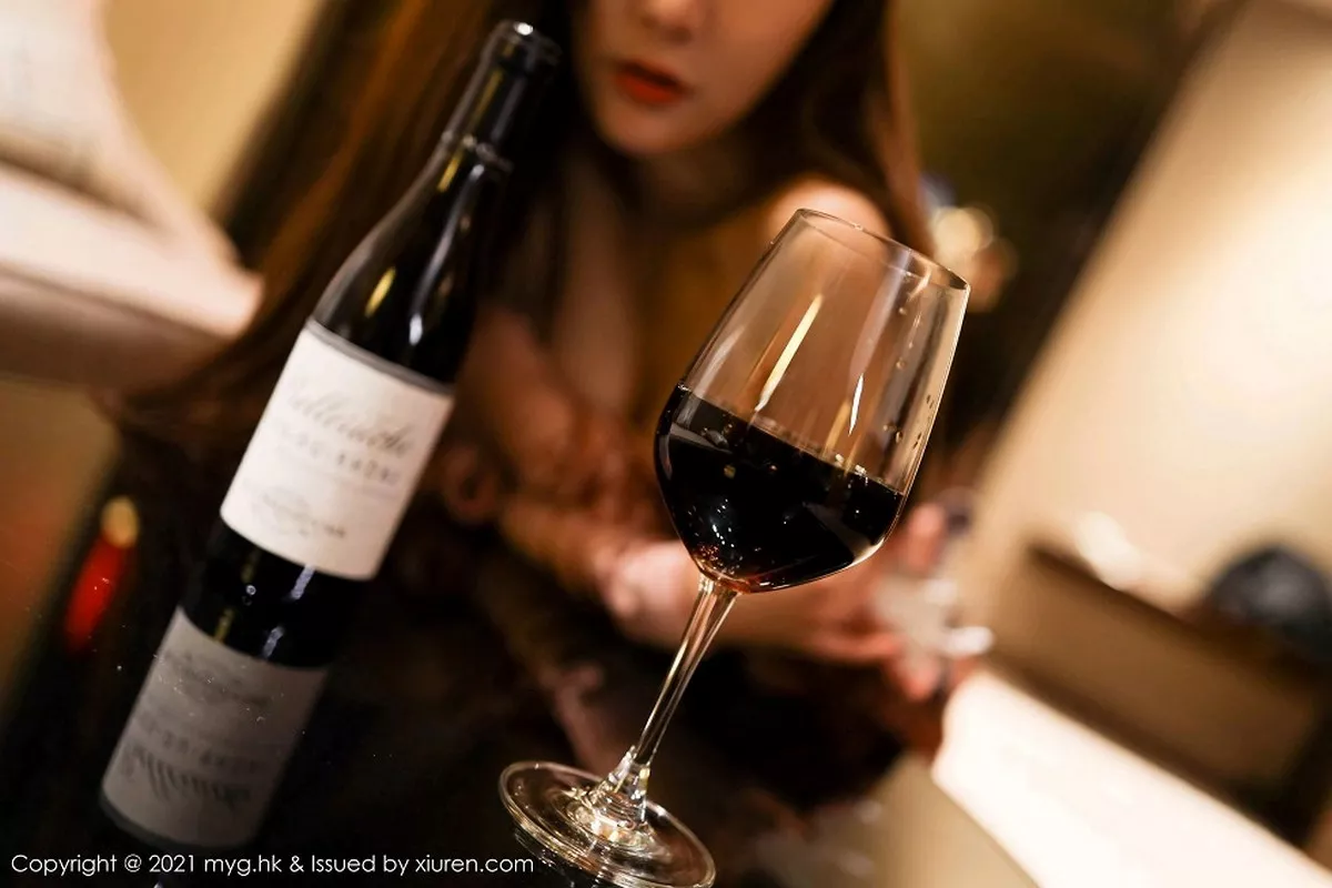 秀人集.com_[MyGirl美媛馆]Vol.478_女神王馨瑶yanni私房鲜艳低胸连身裙配黑丝裤袜撩人诱惑写真91P