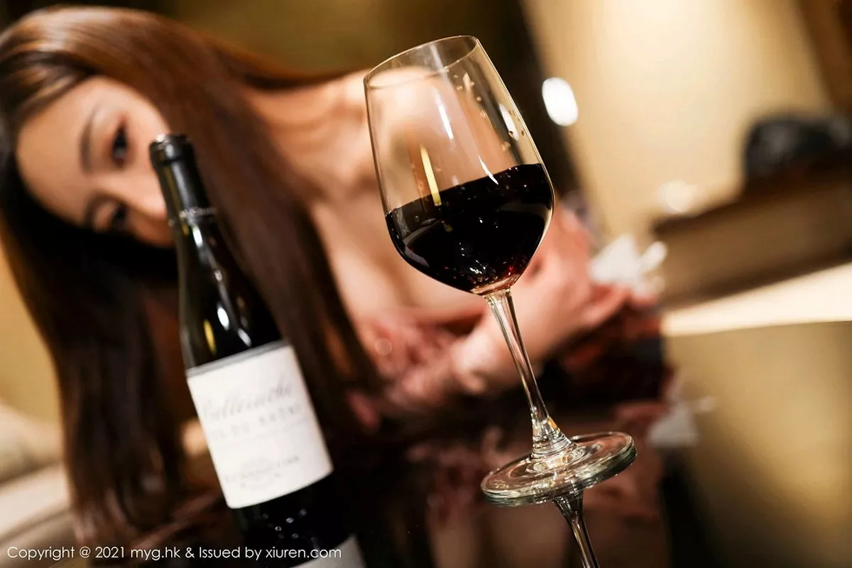 秀人集.com_[MyGirl美媛馆]Vol.478_女神王馨瑶yanni私房鲜艳低胸连身裙配黑丝裤袜撩人诱惑写真91P