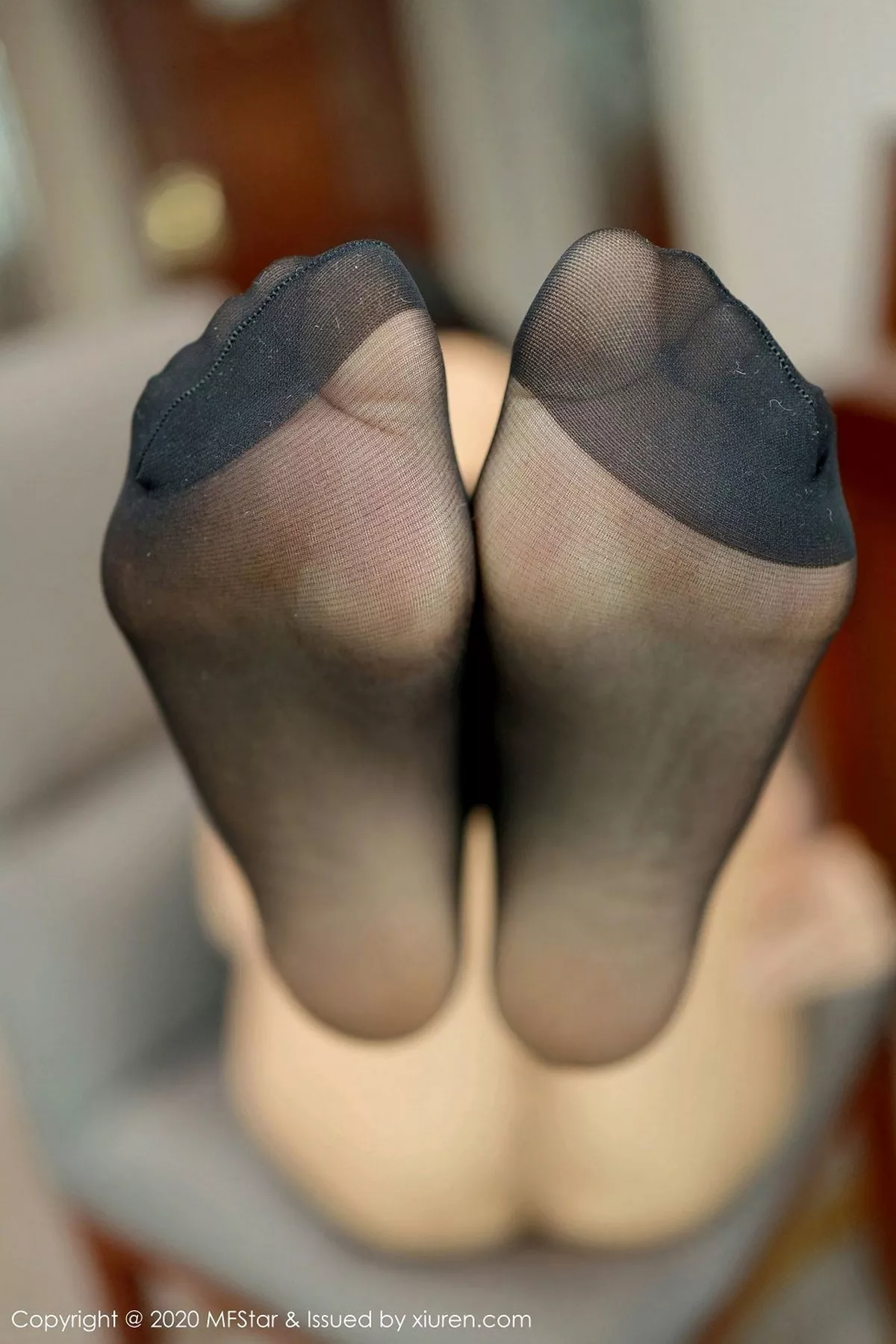 秀人集.com_[MFStar模范学院]Vol.426_嫩模娜比职场秘书制服主题半脱露无内黑丝裤袜秀翘臀诱惑写真48P