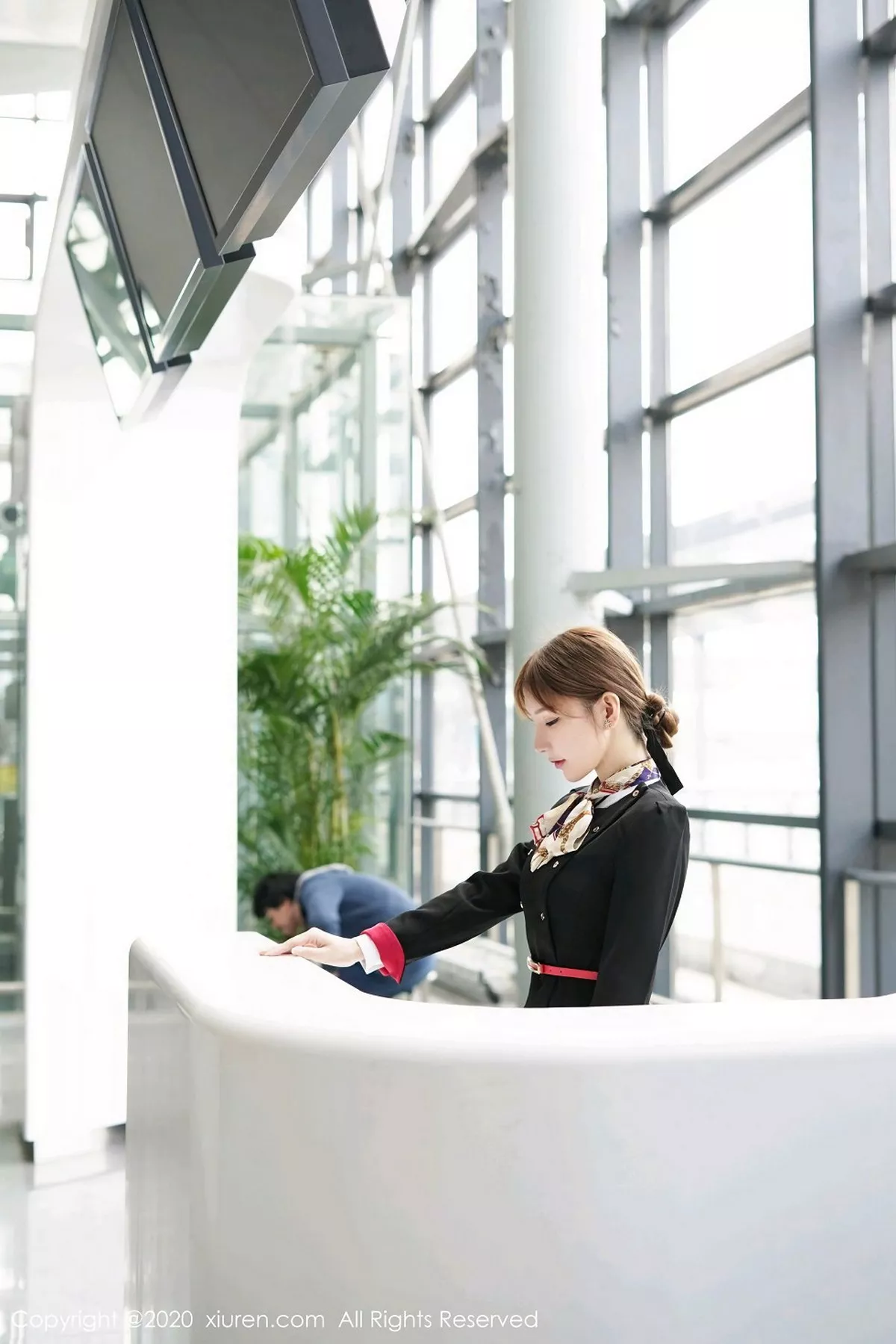 秀人集.com_[XiuRen秀人网]No.2915_女神周于希Sandy空姐真实场景剧情主题红色内衣配黑丝诱惑写真106P