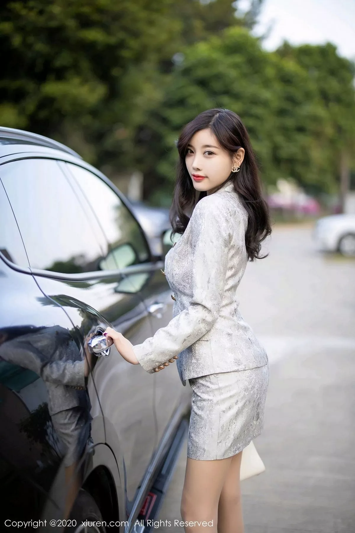 秀人集.com_[XiuRen秀人网]No.2928_女神杨晨晨sugar户外香车美人主题半脱肉丝裤袜秀翘臀诱惑写真80P