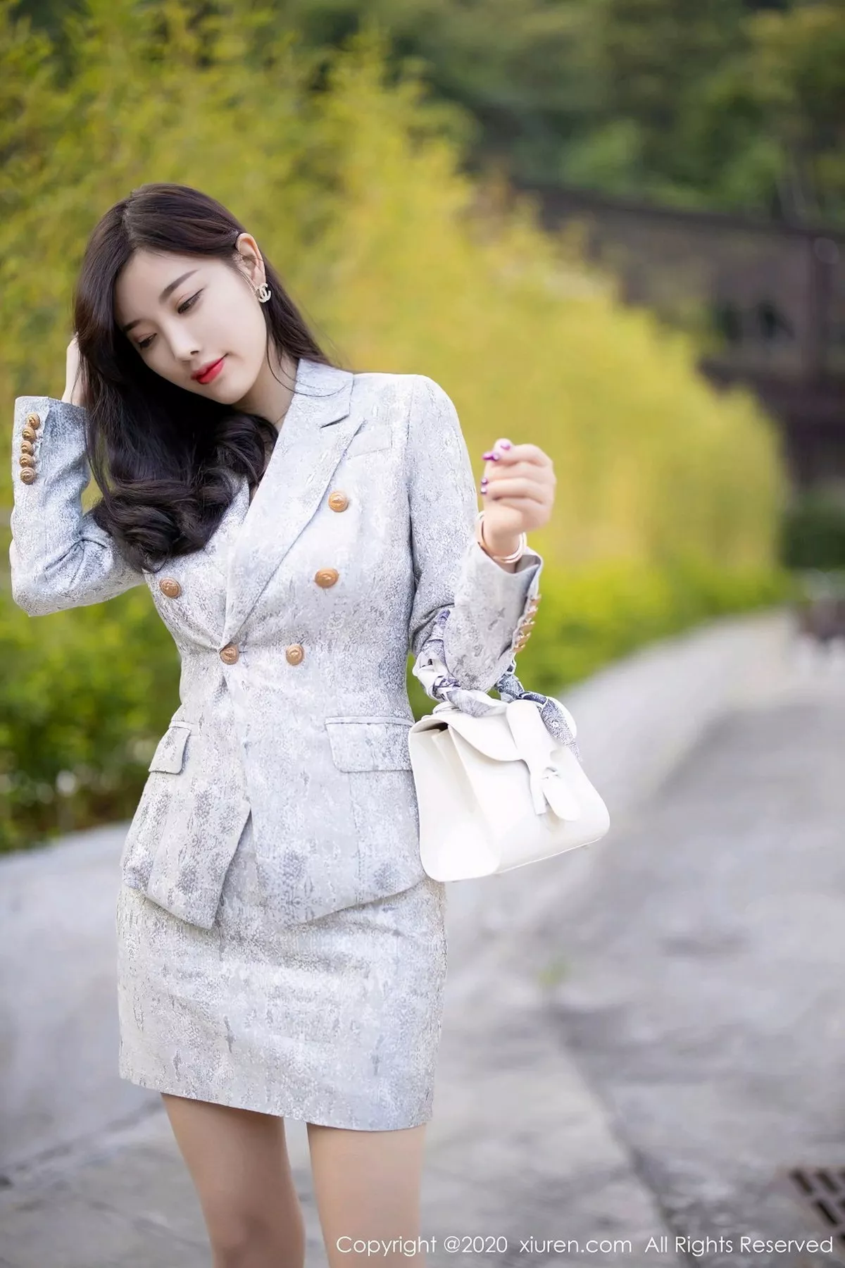 秀人集.com_[XiuRen秀人网]No.2928_女神杨晨晨sugar户外香车美人主题半脱肉丝裤袜秀翘臀诱惑写真80P