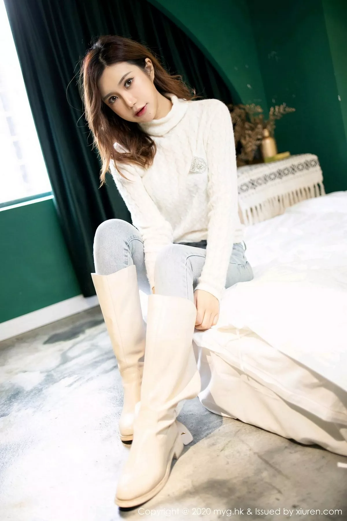 秀人集.com_[MyGirl美媛馆]Vol.470_女神绮里嘉ula私房猩红镂空内衣配黑丝袜秀完美身材诱惑写真82P