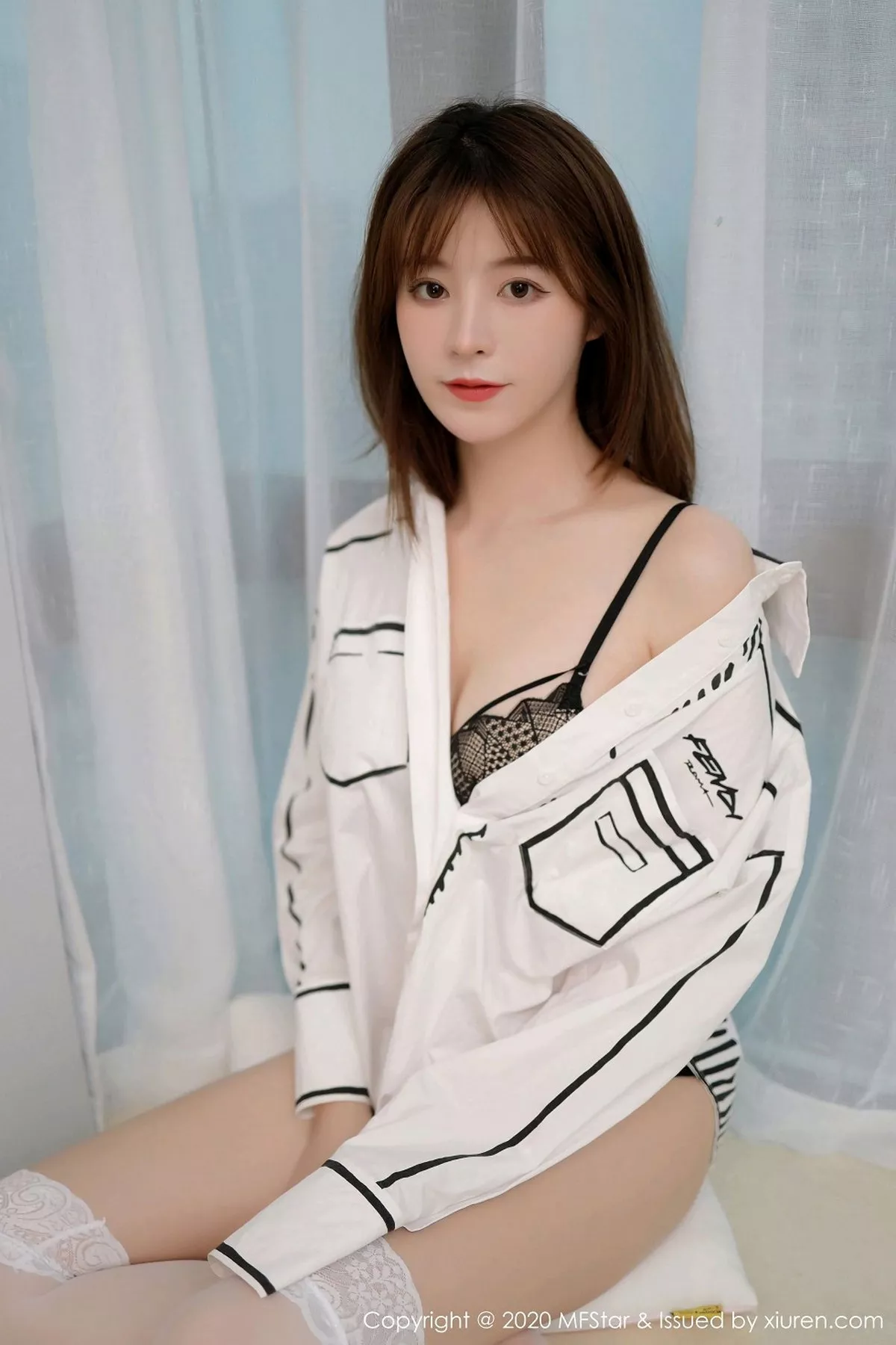 秀人集.com_[MFStar模范学院]Vol.427_嫩模Yoo优优性感衬衫露黑色内衣配黑白蕾丝袜诱惑写真41P