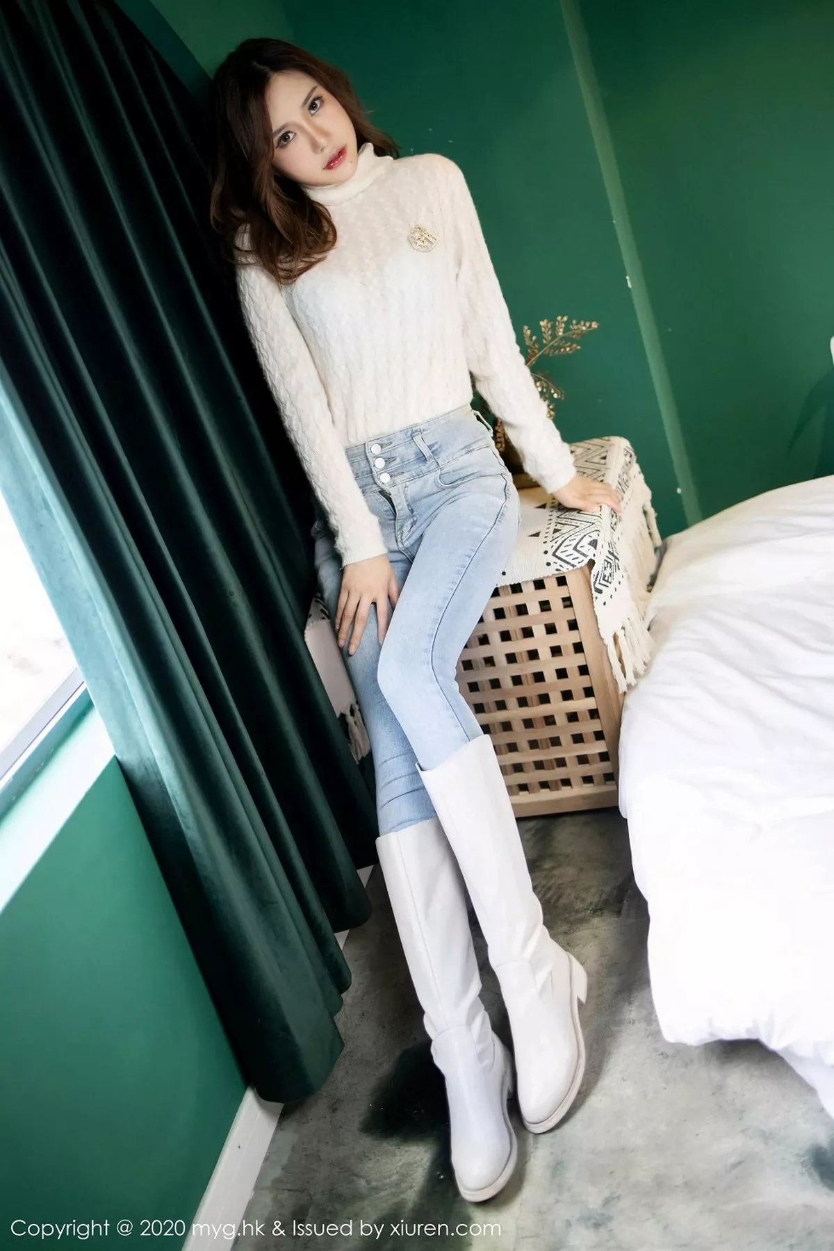 秀人集.com_[MyGirl美媛馆]Vol.470_女神绮里嘉ula私房猩红镂空内衣配黑丝袜秀完美身材诱惑写真82P