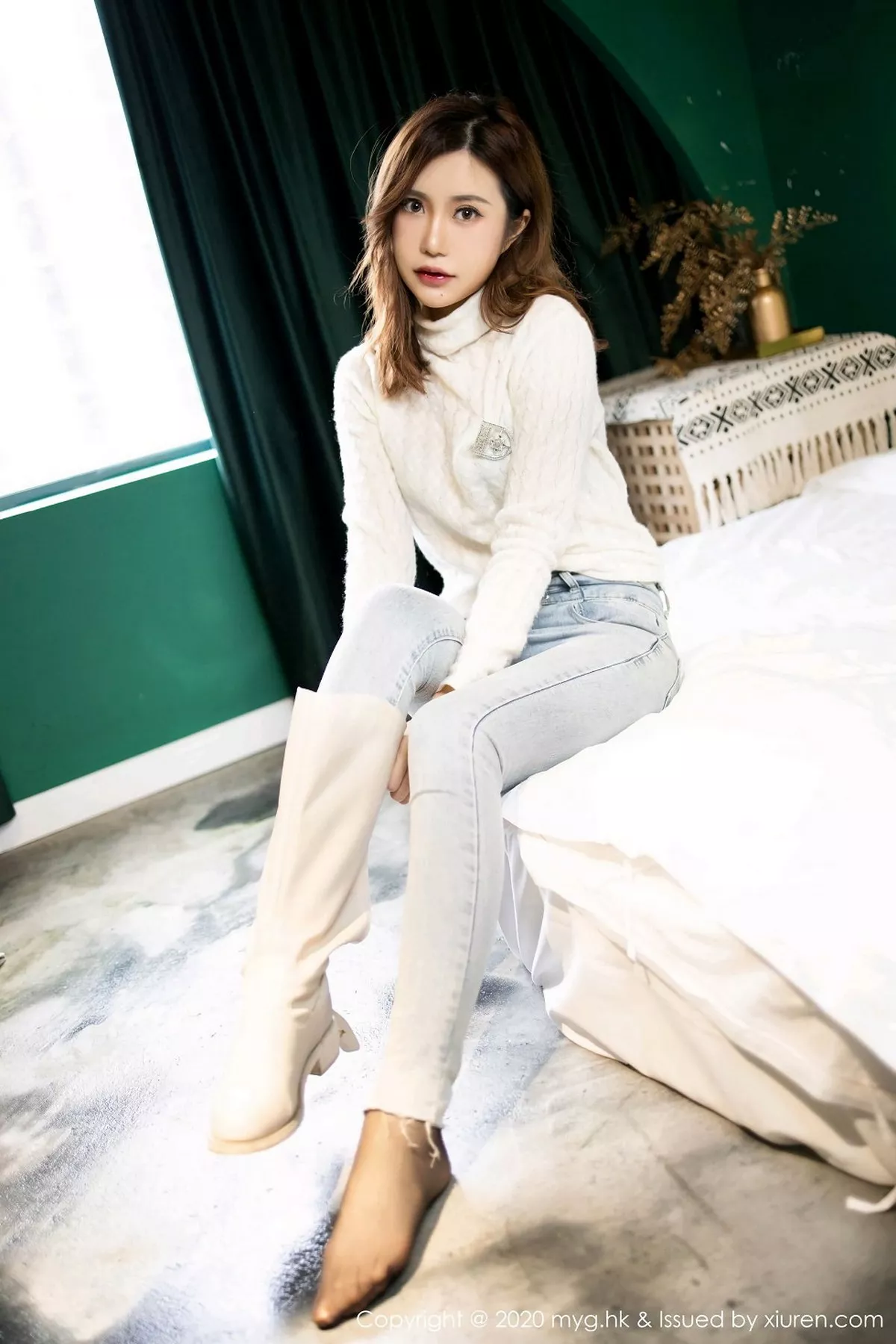 秀人集.com_[MyGirl美媛馆]Vol.470_女神绮里嘉ula私房猩红镂空内衣配黑丝袜秀完美身材诱惑写真82P