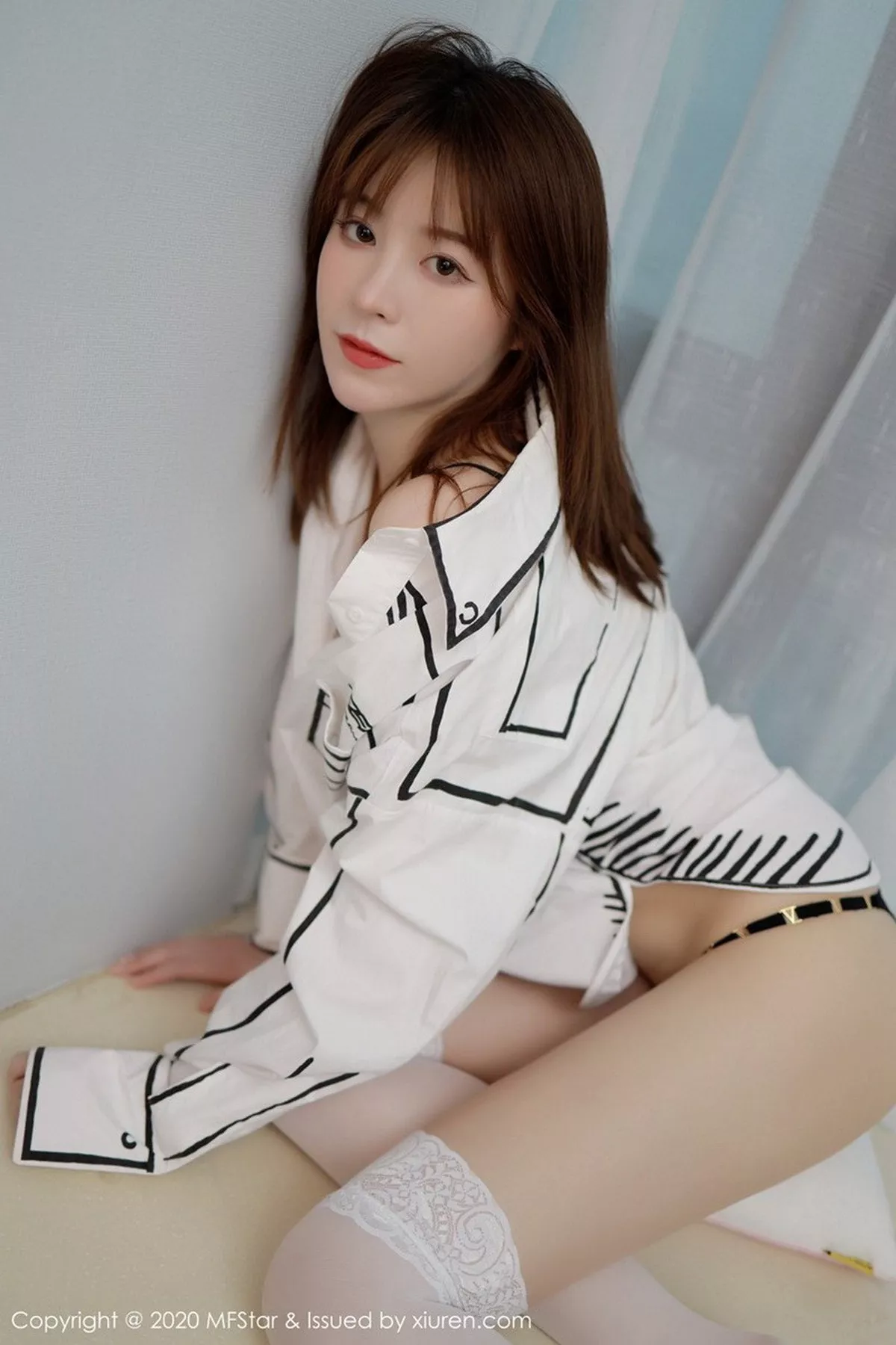 秀人集.com_[MFStar模范学院]Vol.427_嫩模Yoo优优性感衬衫露黑色内衣配黑白蕾丝袜诱惑写真41P