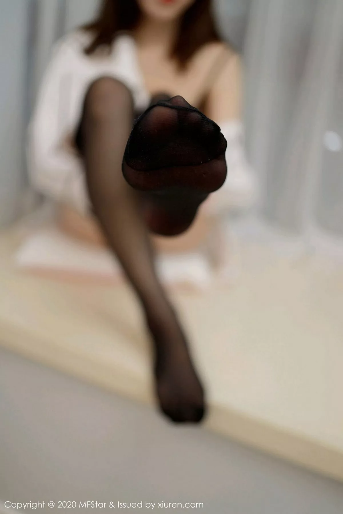 秀人集.com_[MFStar模范学院]Vol.427_嫩模Yoo优优性感衬衫露黑色内衣配黑白蕾丝袜诱惑写真41P