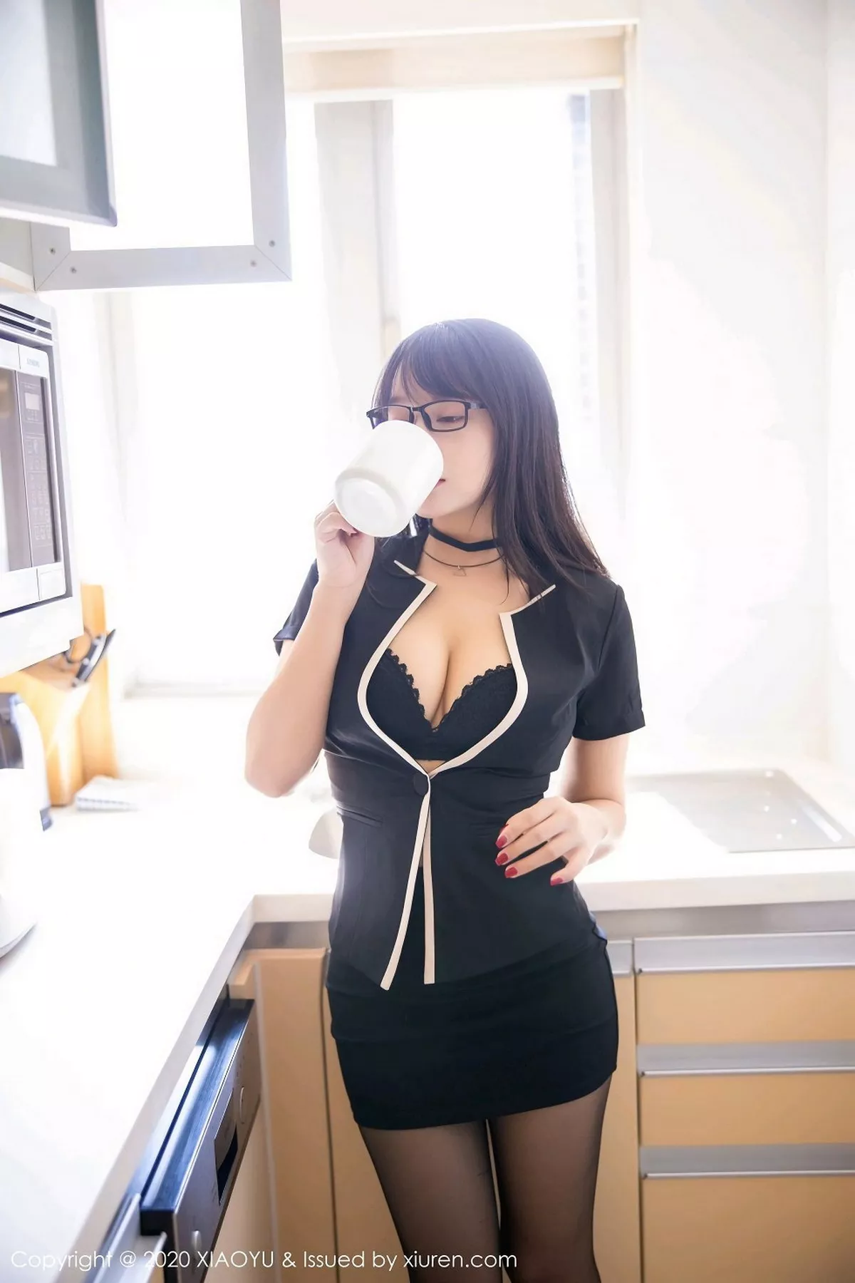 秀人集.com_[XiaoYu画语界]Vol.436_嫩模何嘉颖经典职场制服半脱露豪乳开档黑丝裤袜诱惑写真100P