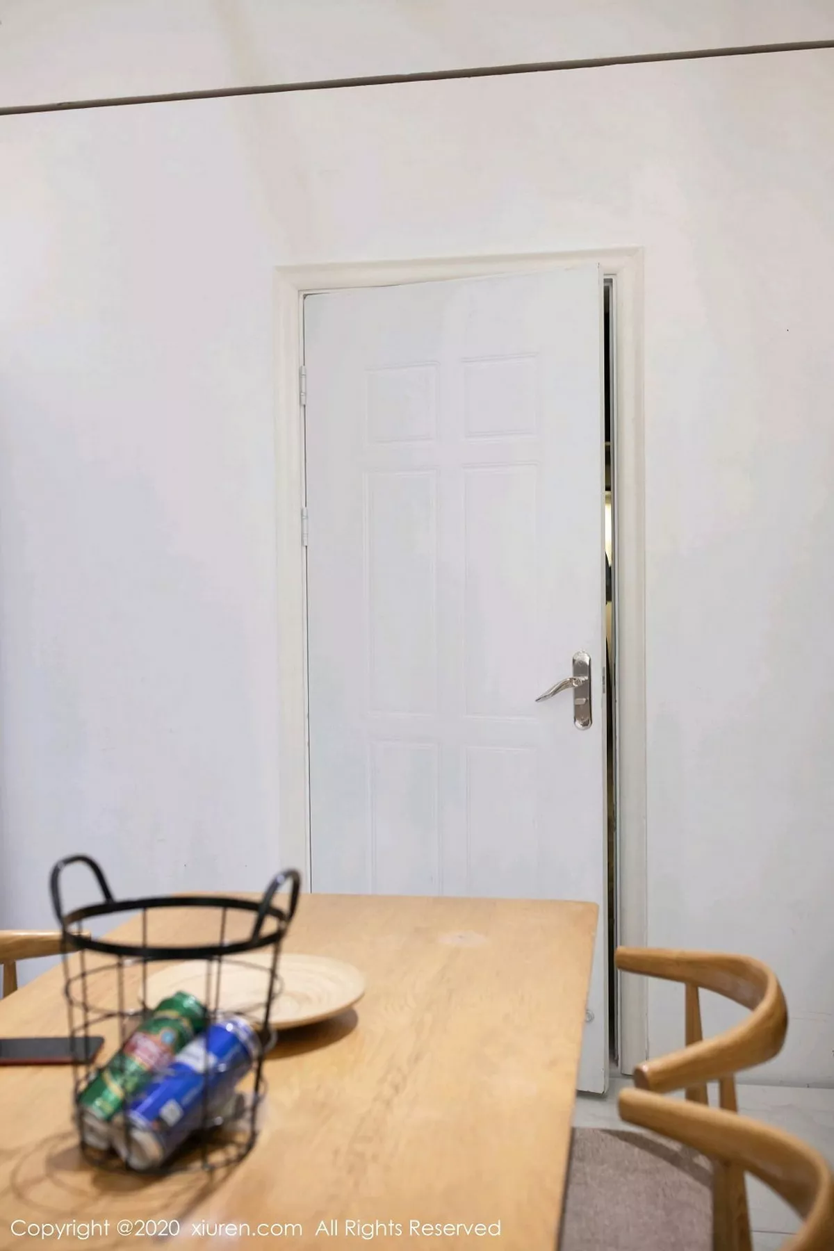 秀人集.com_[XiuRen秀人网]No.2932_嫩模陆萱萱三亚旅拍私房性感内衣配开档黑丝裤袜完美诱惑写真72P