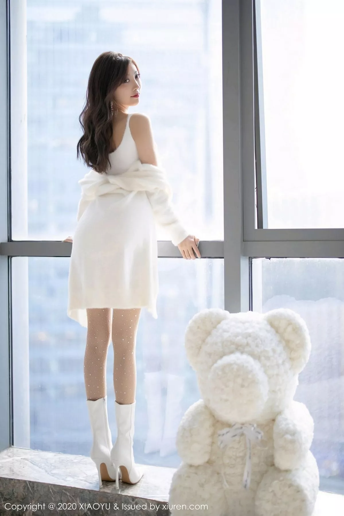 秀人集.com_[XiaoYu画语界]Vol.437_女神杨晨晨sugar圣诞主题白色绒毛内衣配白丝网袜诱惑写真74P