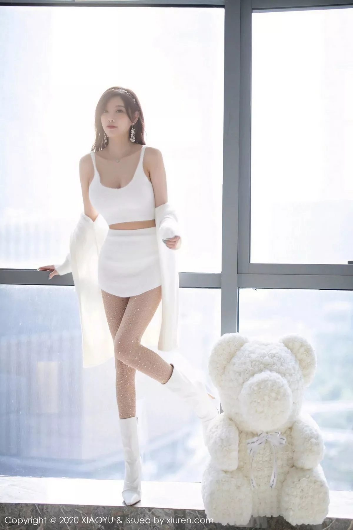 秀人集.com_[XiaoYu画语界]Vol.437_女神杨晨晨sugar圣诞主题白色绒毛内衣配白丝网袜诱惑写真74P