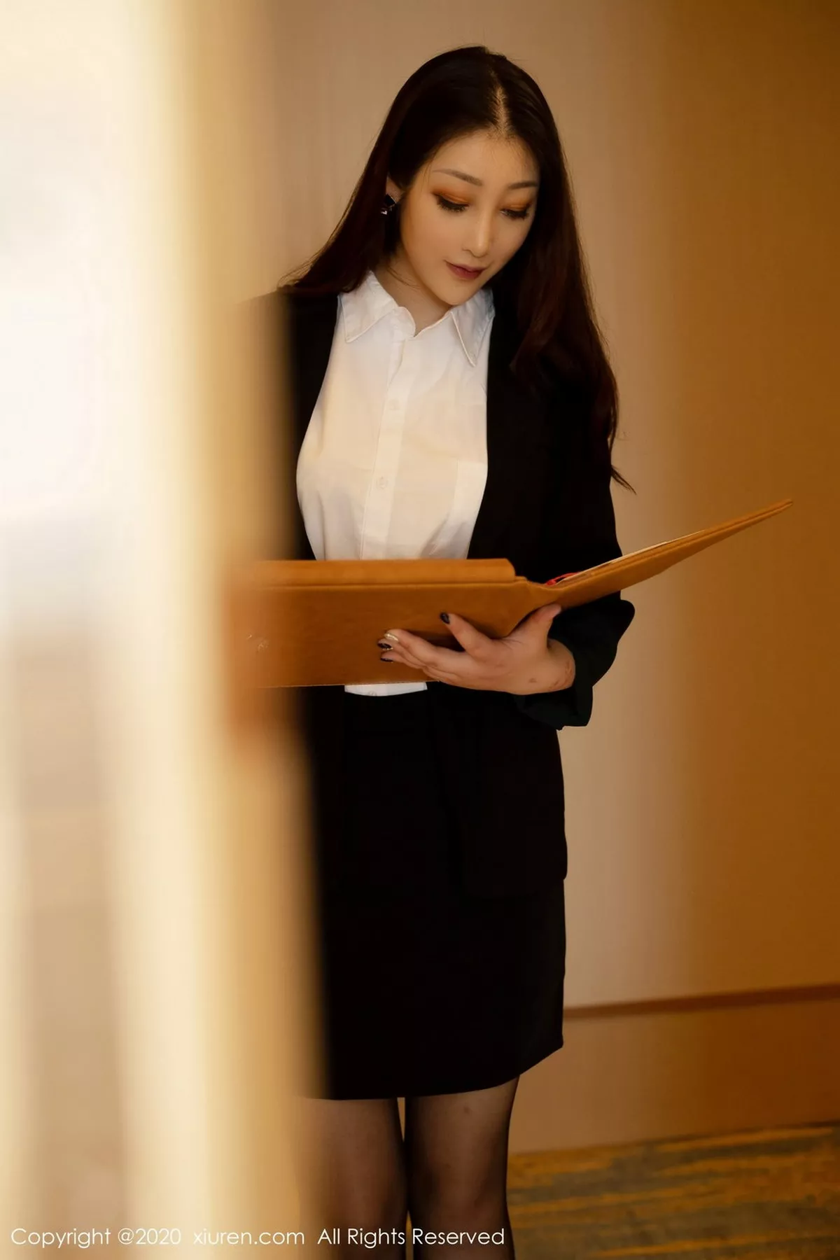 秀人集.com_[XiuRen秀人网]No.2937_女神妲己_Toxic私房褪去黑色职场制服露白嫩豪乳撩人诱惑写真58P