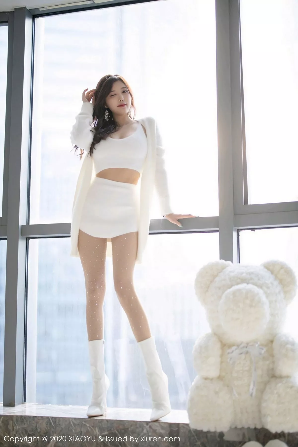 秀人集.com_[XiaoYu画语界]Vol.437_女神杨晨晨sugar圣诞主题白色绒毛内衣配白丝网袜诱惑写真74P