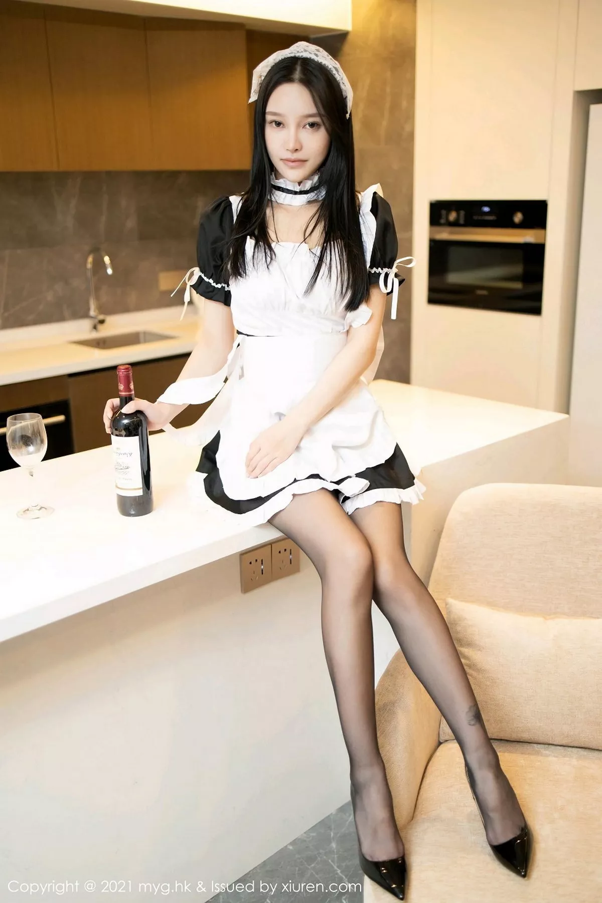 秀人集.com_[MyGirl美媛馆]Vol.479_女神唐琪儿黑白经典女仆装配超薄黑丝裤袜秀翘臀诱惑写真54P