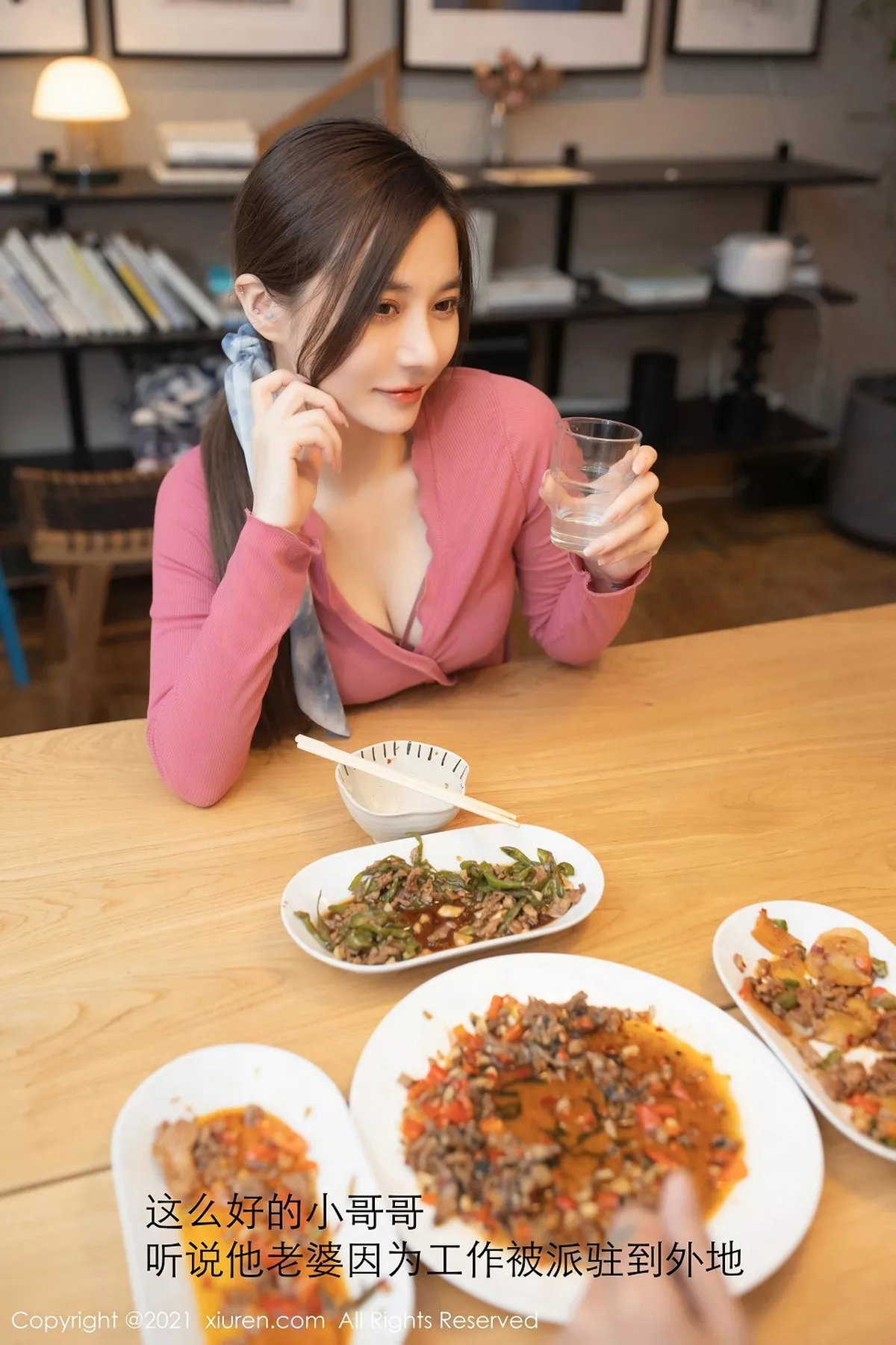 秀人集.com_[XiuRen秀人网]No.3036_嫩模鱼子酱Fish邻居借水主题私房开档肉丝裤袜秀翘臀诱惑写真71P