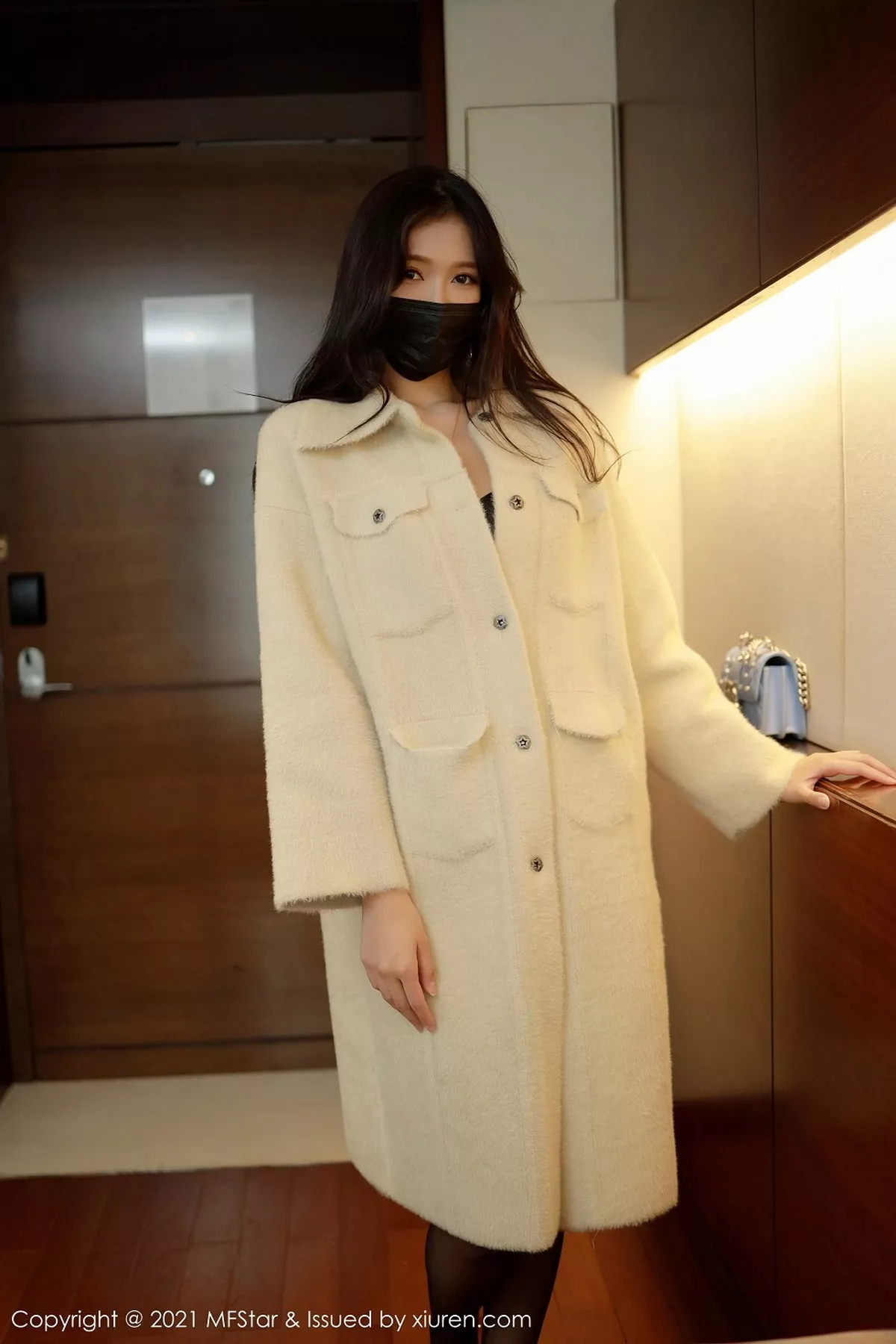 秀人集.com_[MFStar模范学院]Vol.445_嫩模娜比私房黑色情趣皮衣配无内黑丝裤袜秀翘臀诱惑写真44P