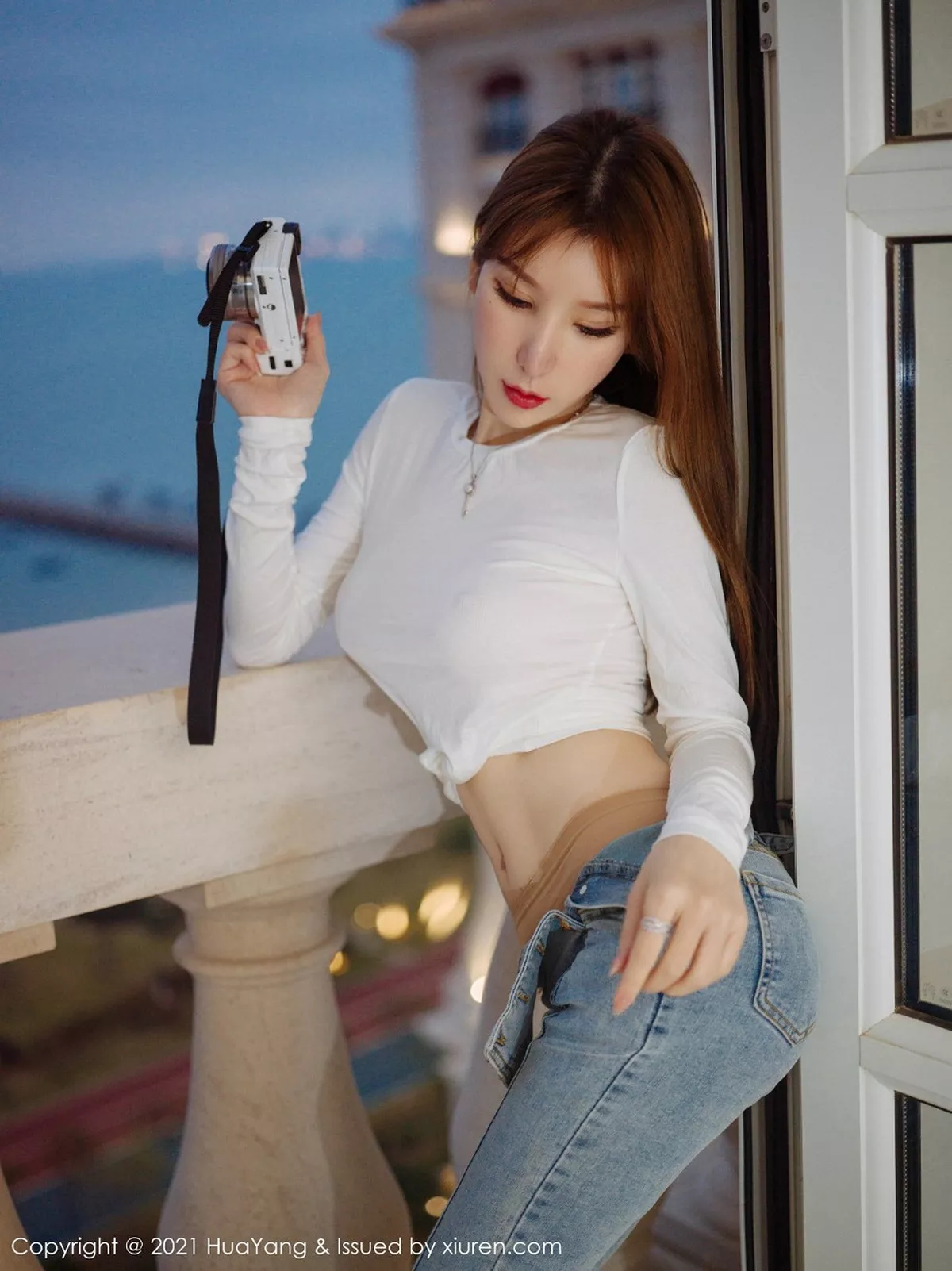 秀人集.com_[HuaYang花漾]Vol.357_女神周于希Sandy厦门旅拍薄透白色T真空激凸撩人诱惑写真71P