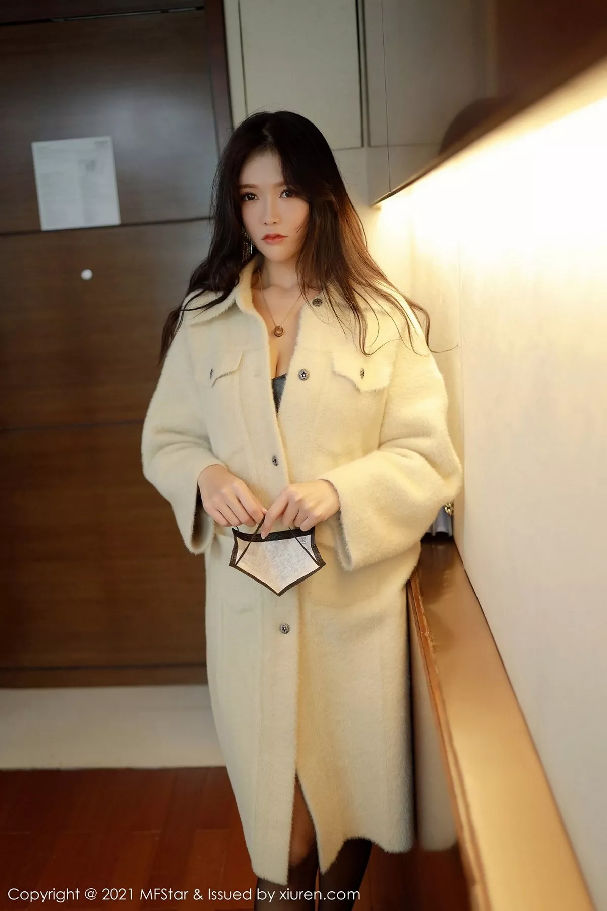 秀人集.com_[MFStar模范学院]Vol.445_嫩模娜比私房黑色情趣皮衣配无内黑丝裤袜秀翘臀诱惑写真44P