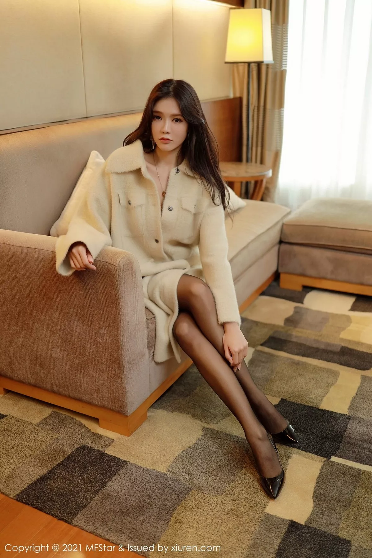 秀人集.com_[MFStar模范学院]Vol.445_嫩模娜比私房黑色情趣皮衣配无内黑丝裤袜秀翘臀诱惑写真44P