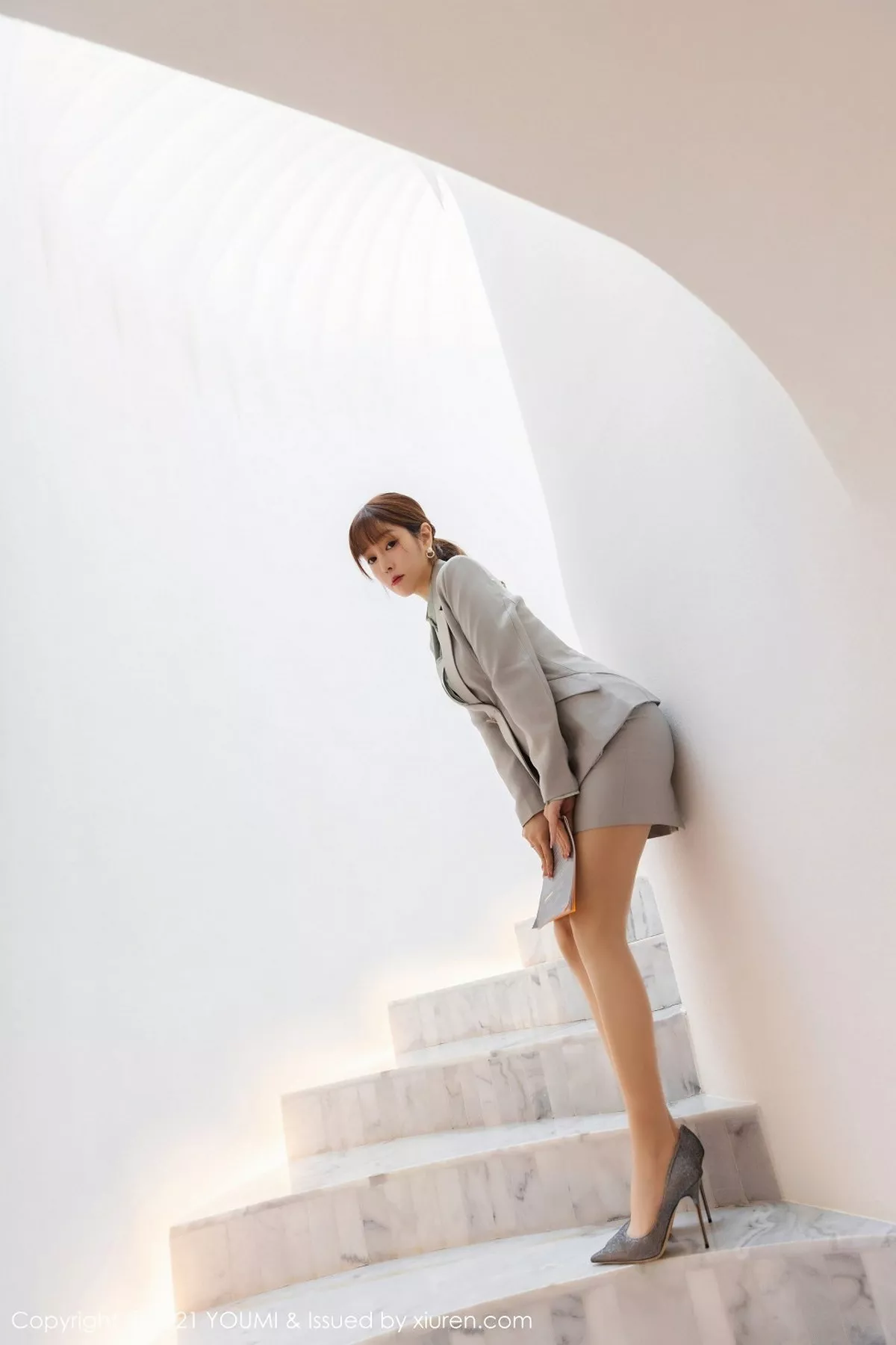 秀人集.com_[YouMi尤蜜荟]Vol.592_女神王雨纯大理旅拍私人管家剧情床上半脱露火辣身材诱惑写真145P