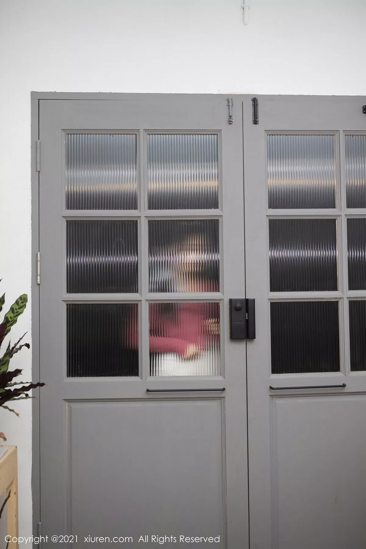 秀人集.com_[XiuRen秀人网]No.3036_嫩模鱼子酱Fish邻居借水主题私房开档肉丝裤袜秀翘臀诱惑写真71P