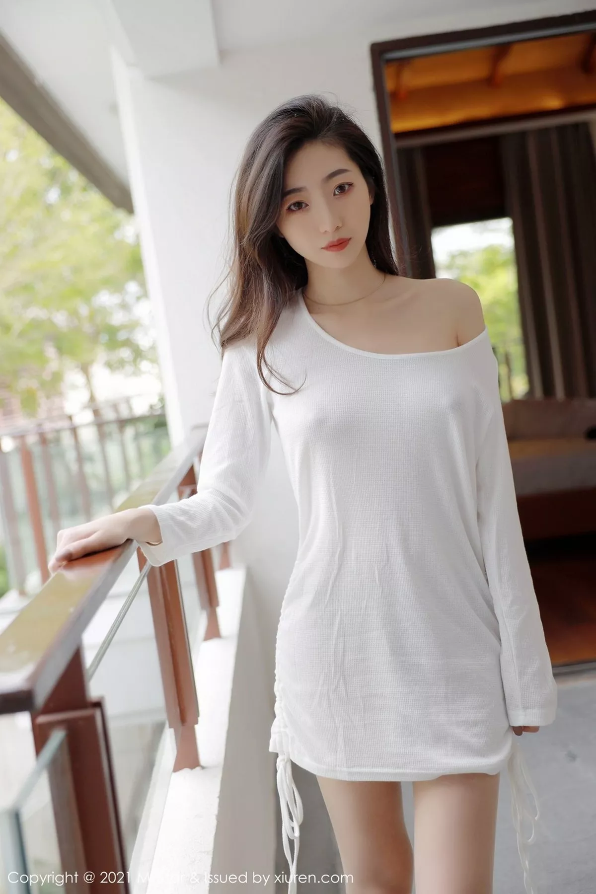 秀人集.com_[MFStar模范学院]Vol.446_嫩模安琪Yee三亚旅拍薄透白色上衣配朦胧肉丝袜极致魅惑写真50P