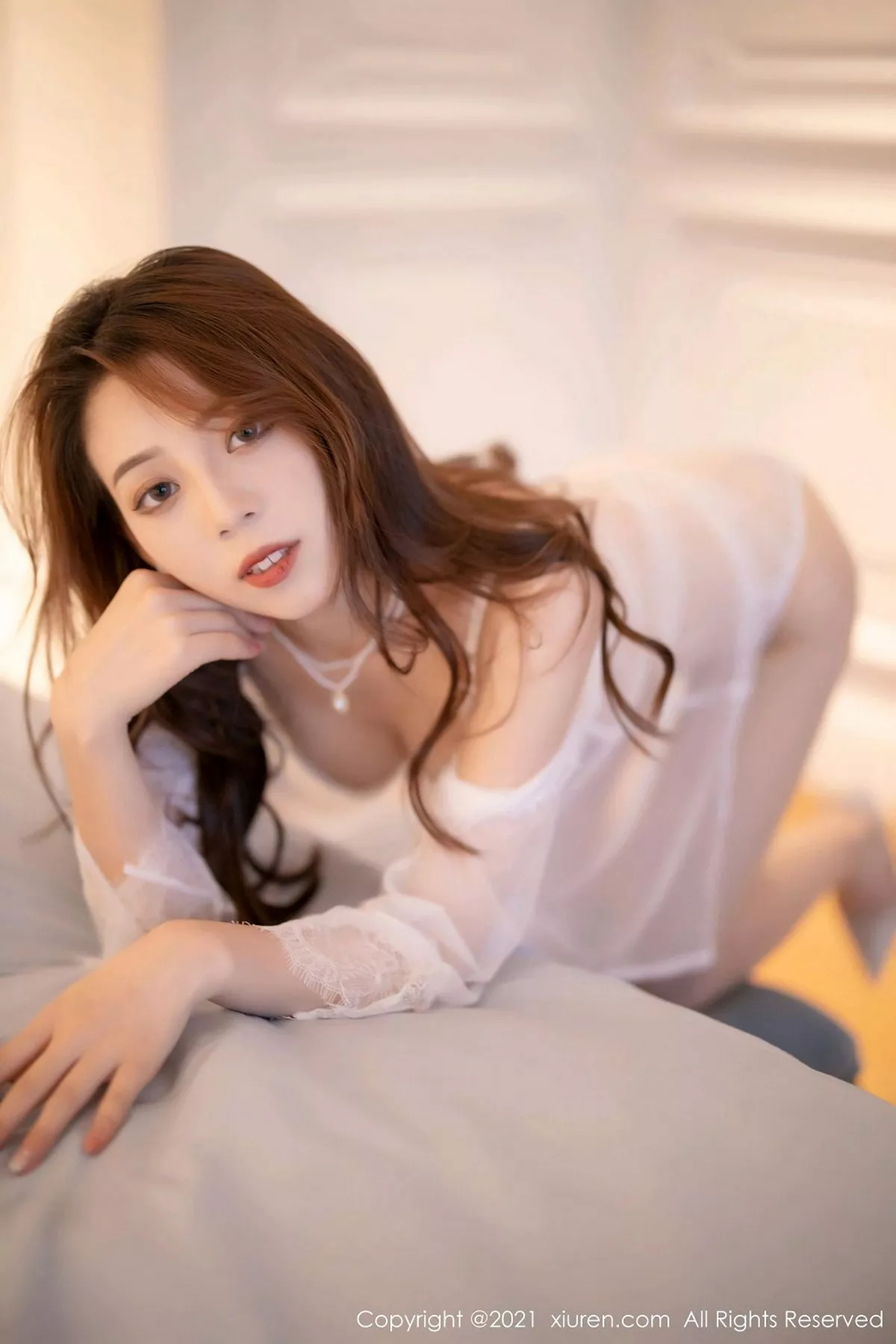 秀人集.com_[XiuRen秀人网]No.3045_嫩模言沫私房床上白天轻透镂空内衣秀翘臀美腿撩人诱惑写真50P