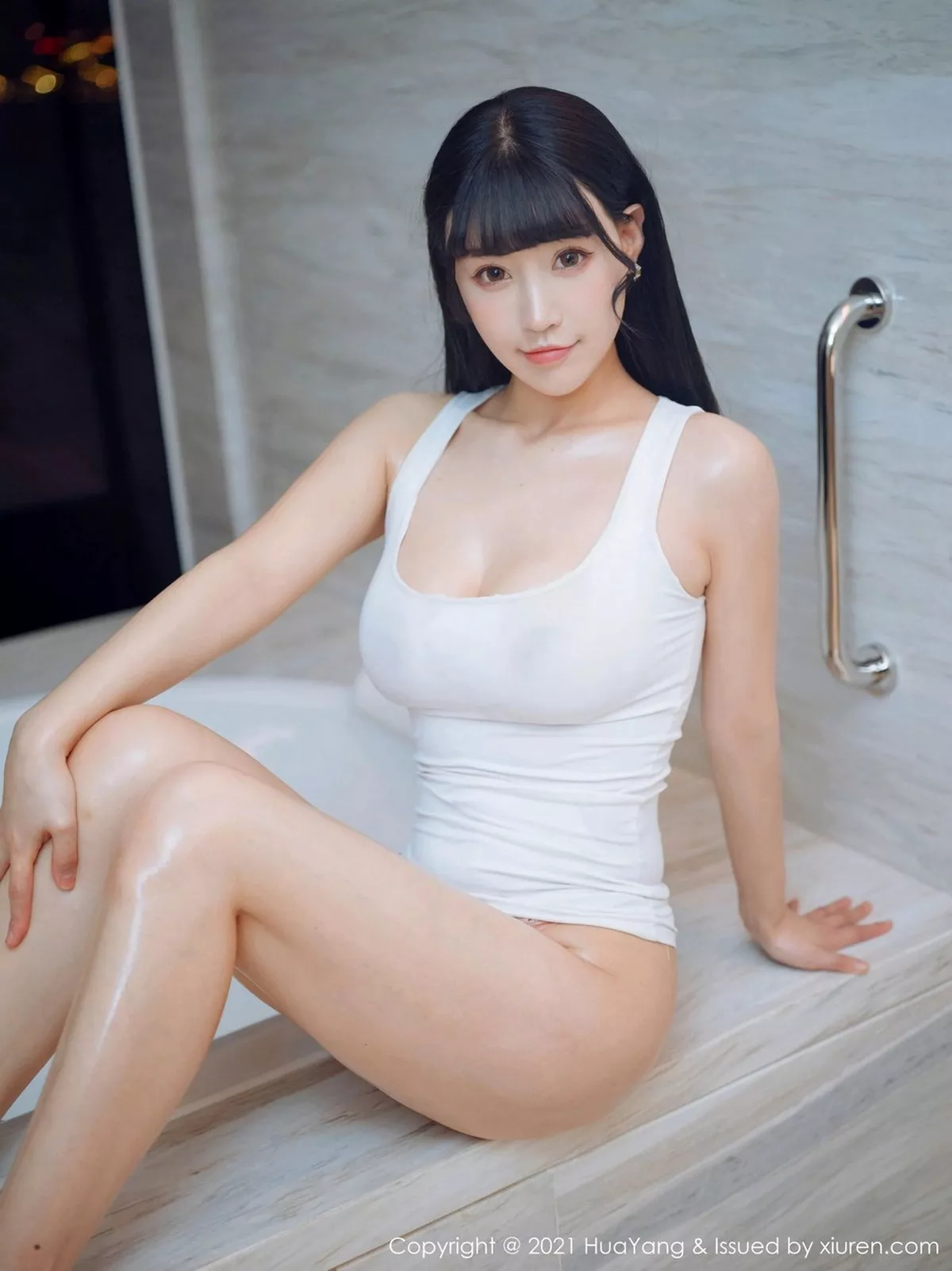 秀人集.com_[HuaYang花漾]Vol.360_女神朱可儿Flower厦门旅拍白色低胸服饰秀凹凸惹火身材诱惑写真63P