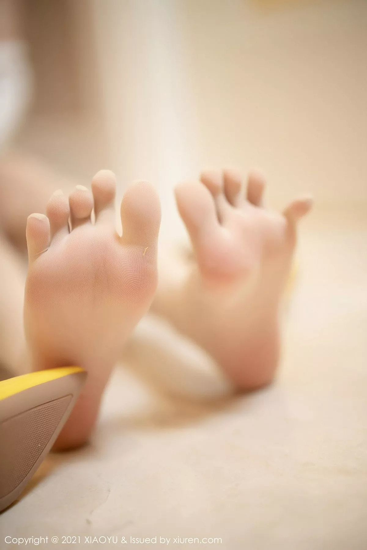 秀人集.com_[XiaoYu画语界]Vol.464_女神杨晨晨sugar成都旅拍私房超薄开档肉丝裤袜秀翘臀诱惑写真86P