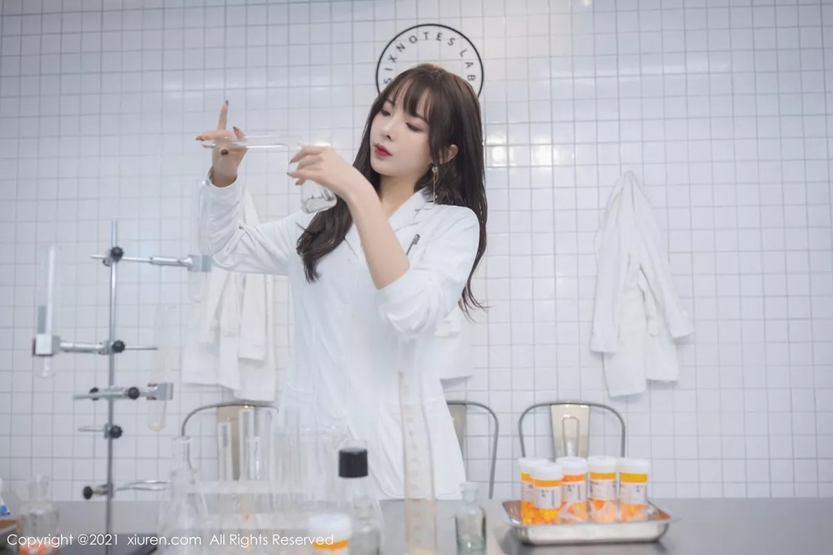 秀人集.com_[XiuRen秀人网]No.3079_嫩模陈小喵三亚旅拍实验室试药主题白大褂下开档肉丝裤袜诱惑写真71P