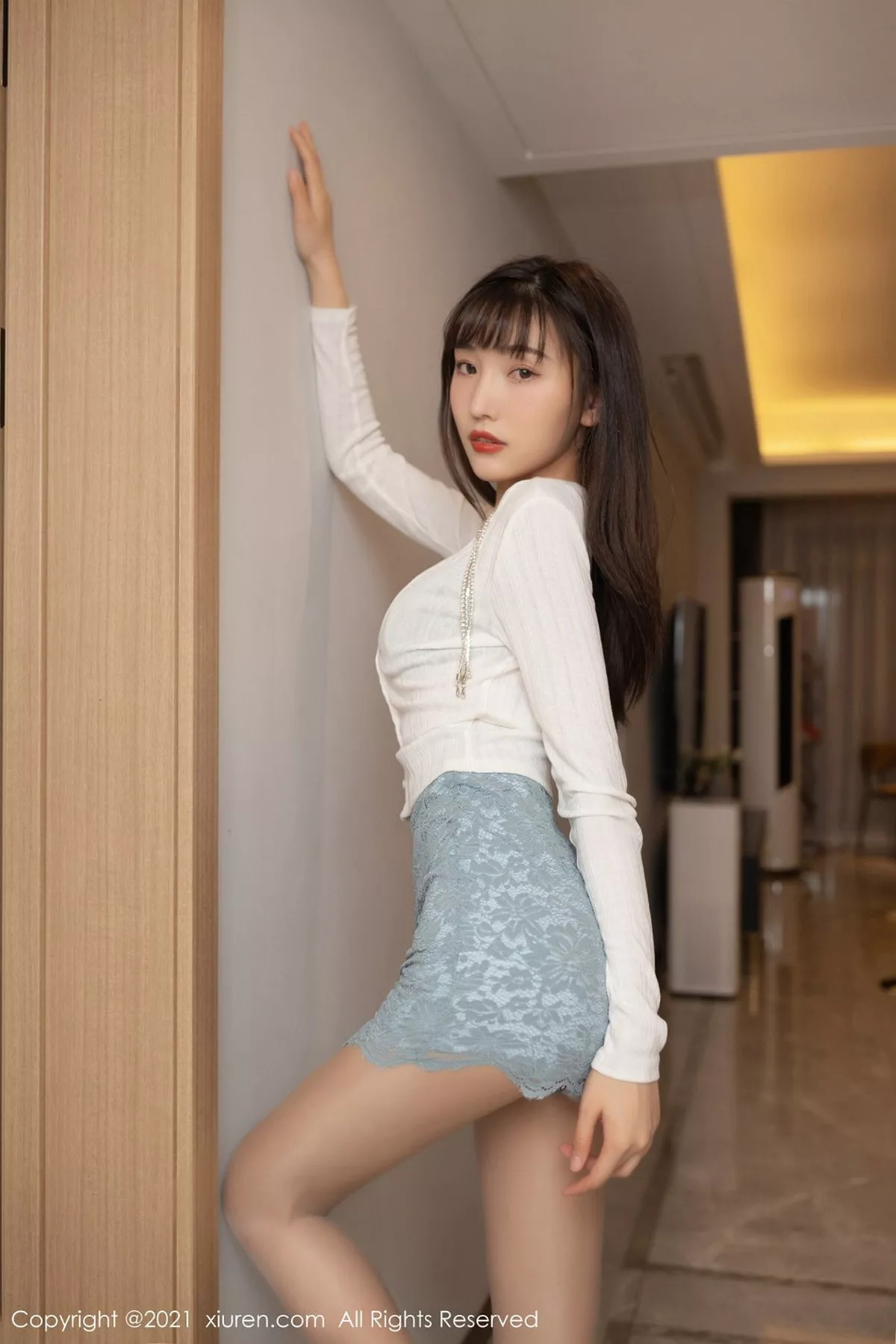 秀人集.com_[XiuRen秀人网]No.3084_嫩模陆萱萱三亚旅拍性感人妻主题脱开档肉丝裤袜秀翘臀诱惑写真76P