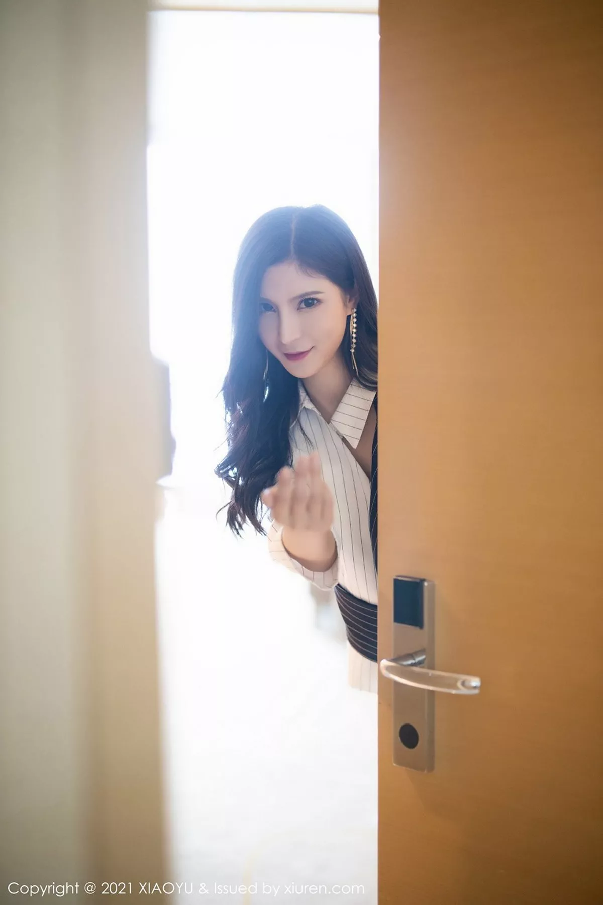 秀人集.com_[XiaoYu画语界]Vol.466_嫩模小蛮妖Yummy典雅职业制服配黑丝网袜撩人姿势诱惑写真55P