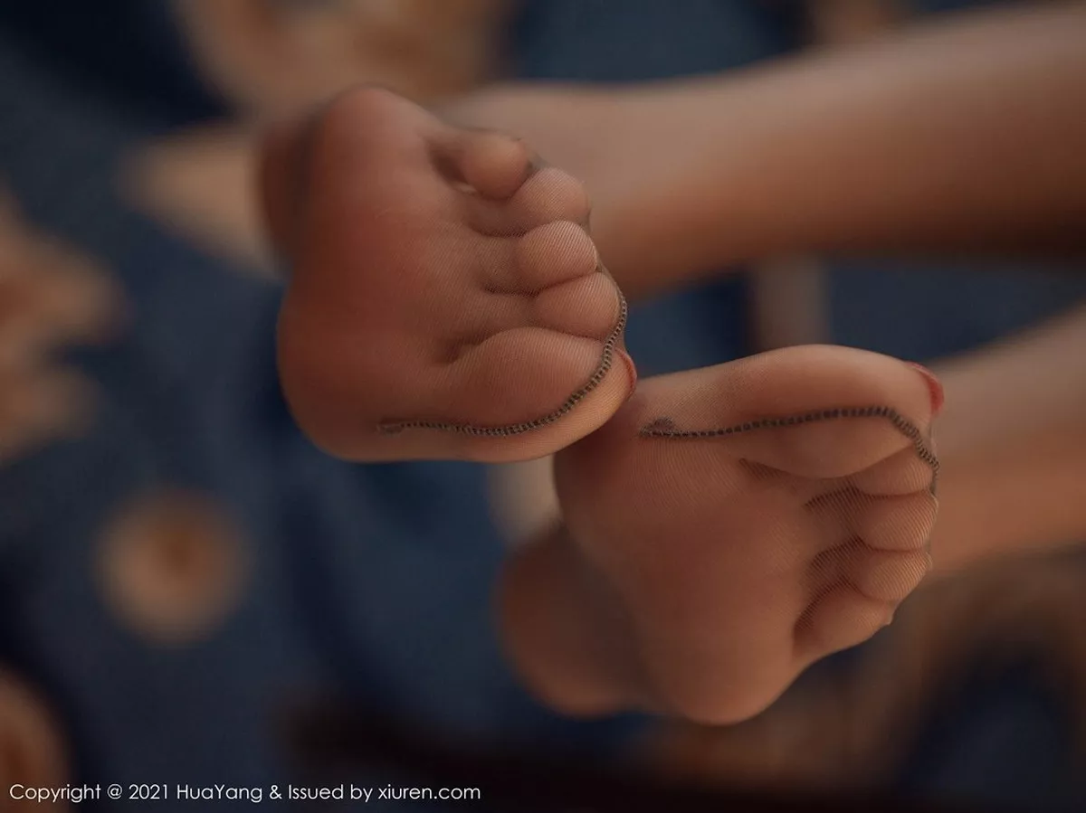 秀人集.com_[HuaYang花漾]Vol.364_丽质美人玥儿玥er厦门旅拍暖色调服饰配肉丝裤袜诱惑写真62P