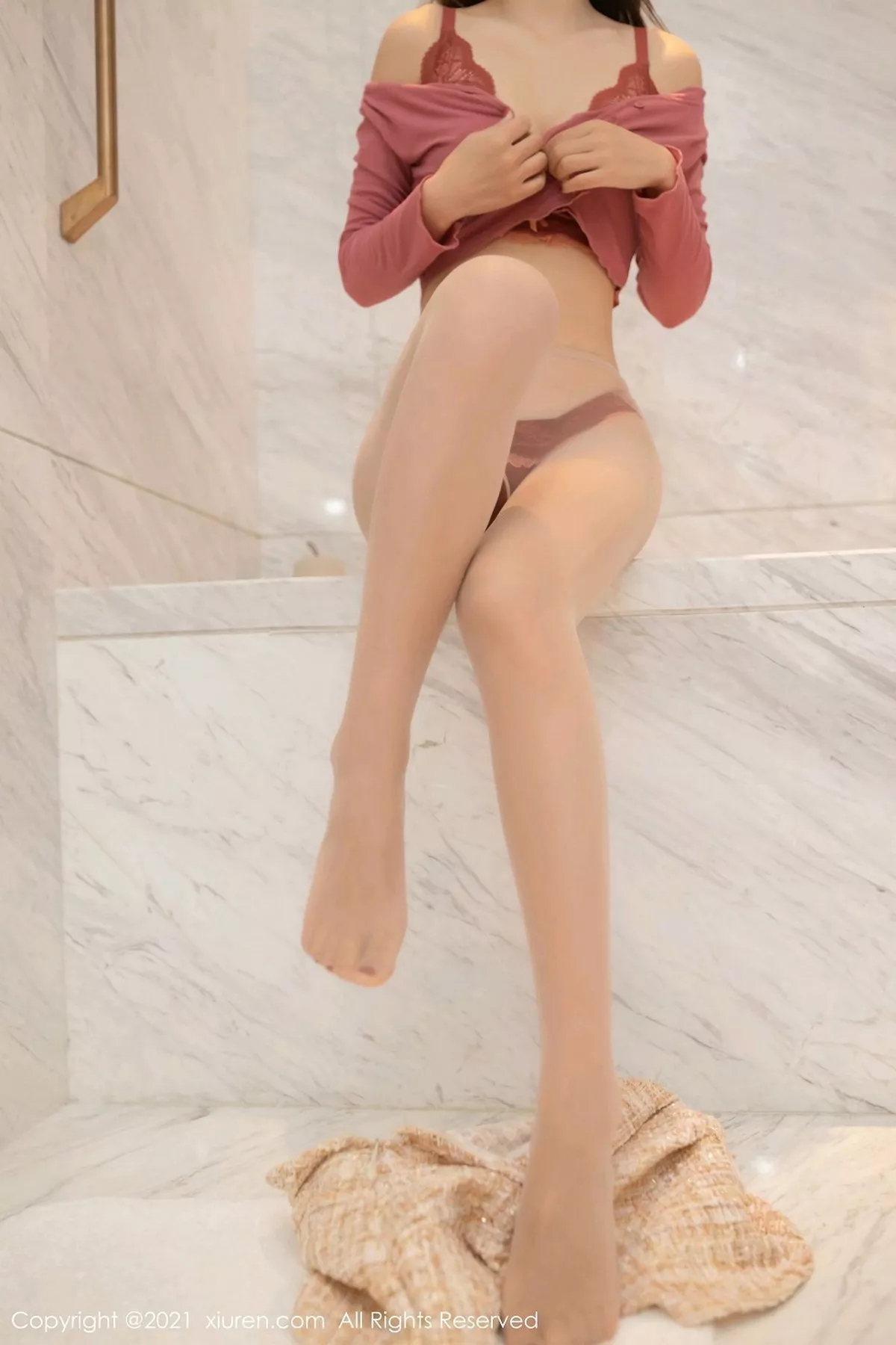 秀人集.com_[XiuRen秀人网]No.3017_嫩模唐安琪妻子突然冷漠剧情主题私房浴室半脱撩人诱惑写真79P