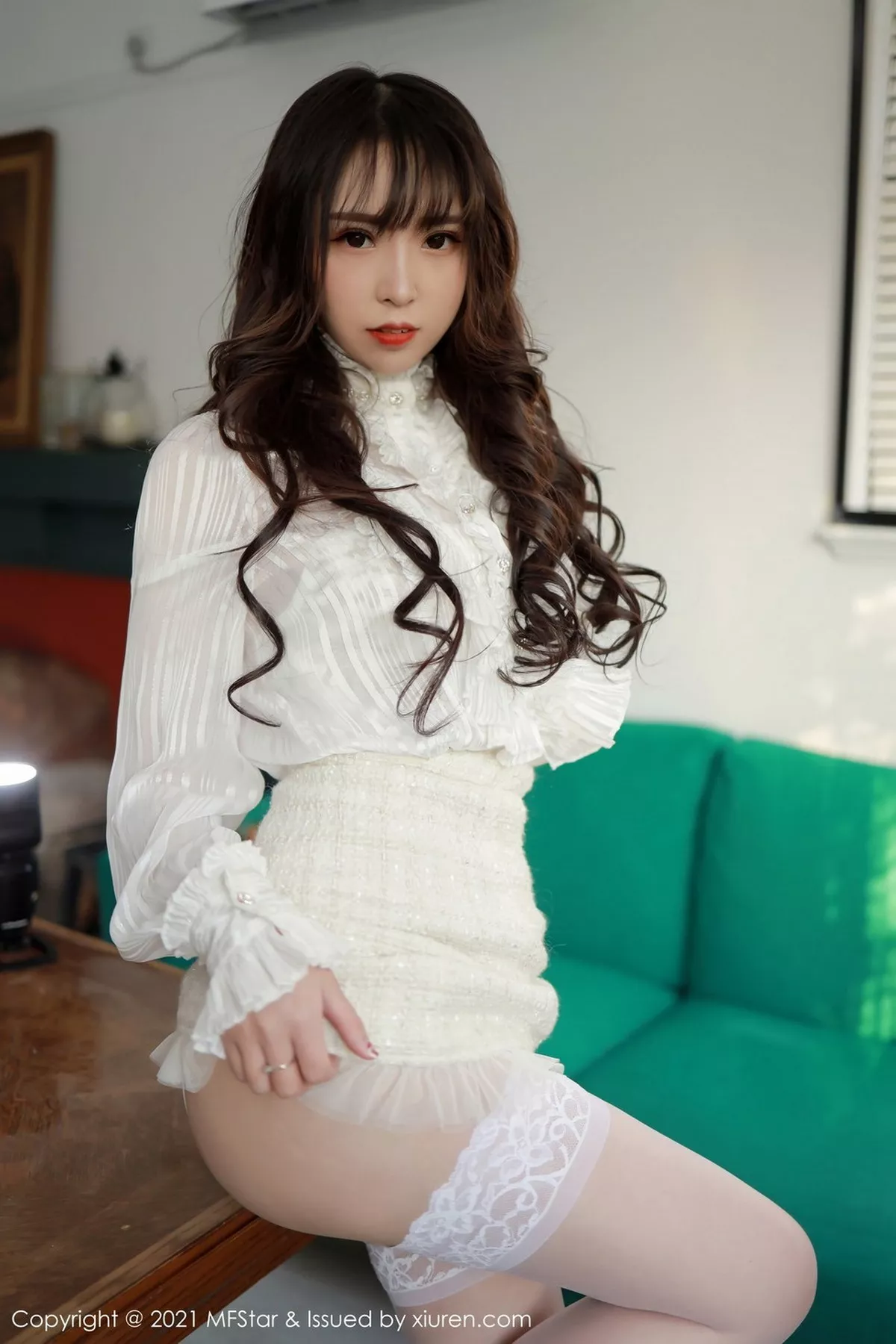 秀人集.com_[MFStar模范学院]Vol.442_嫩模小波多私房真空透视服饰配白色蕾丝袜完美诱惑写真49P