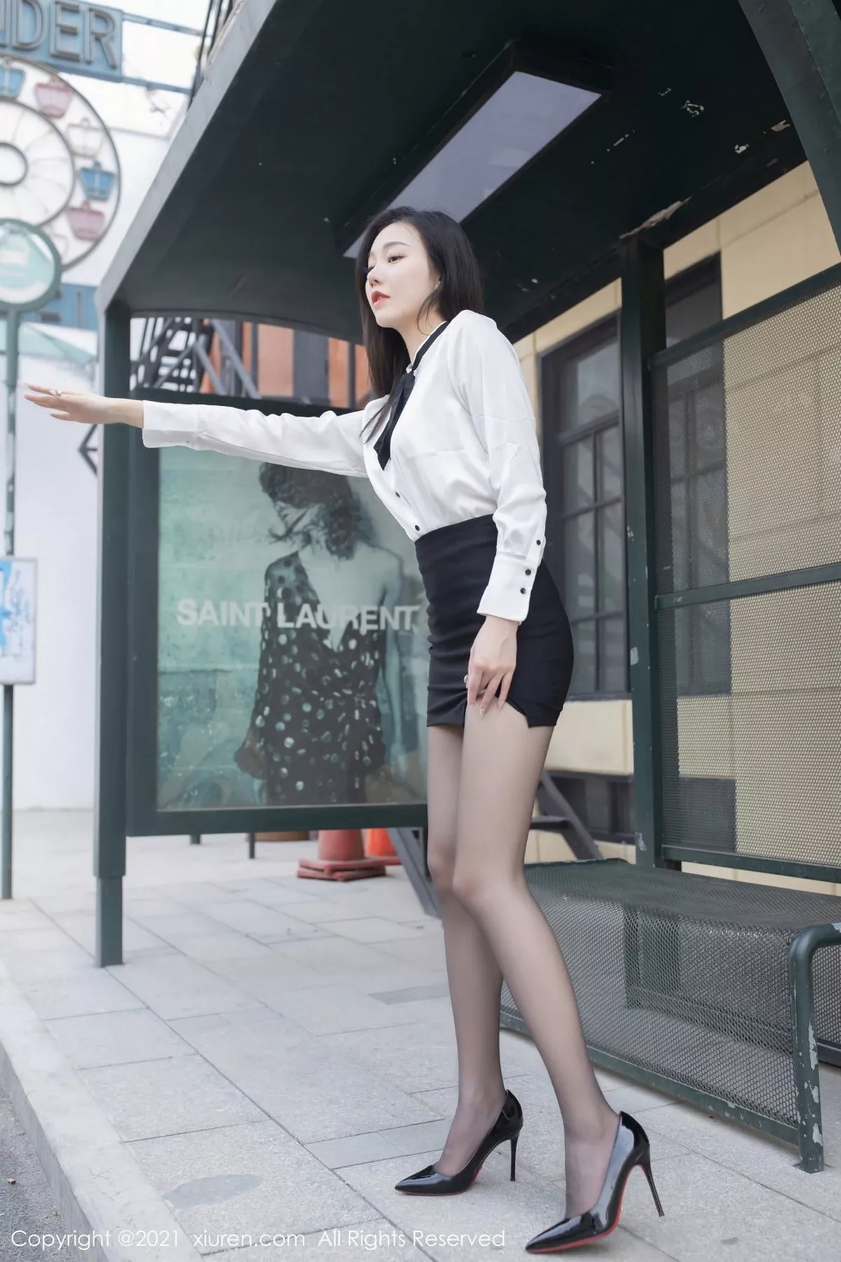 秀人集.com_[XiuRen秀人网]No.3020_嫩模安然Maleah末班大巴车主题开档黑丝裤袜秀翘臀美腿写真68P